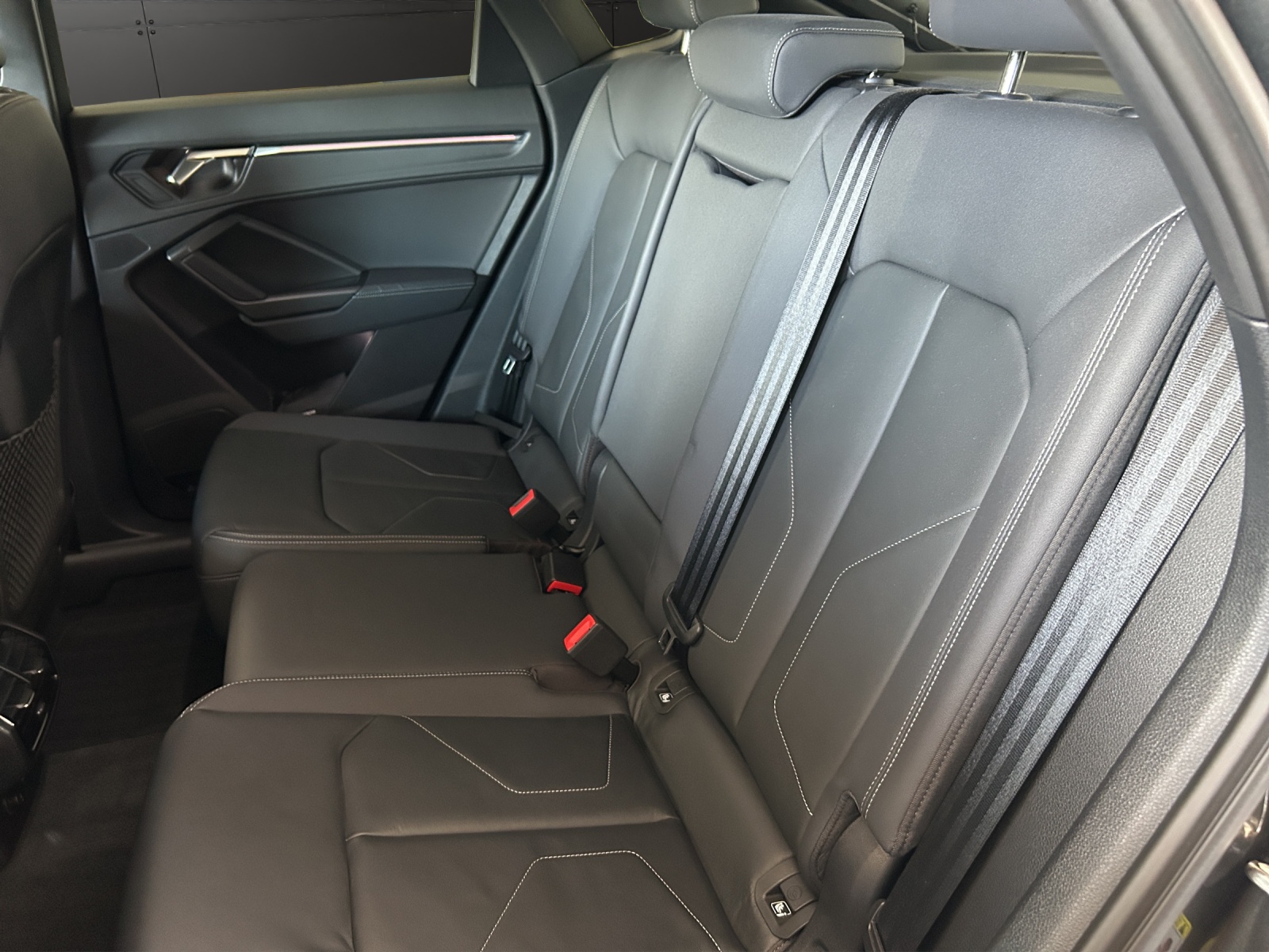 AUDI Q3 Sportback 40 TFSI S line quattro S-tronic-image-10