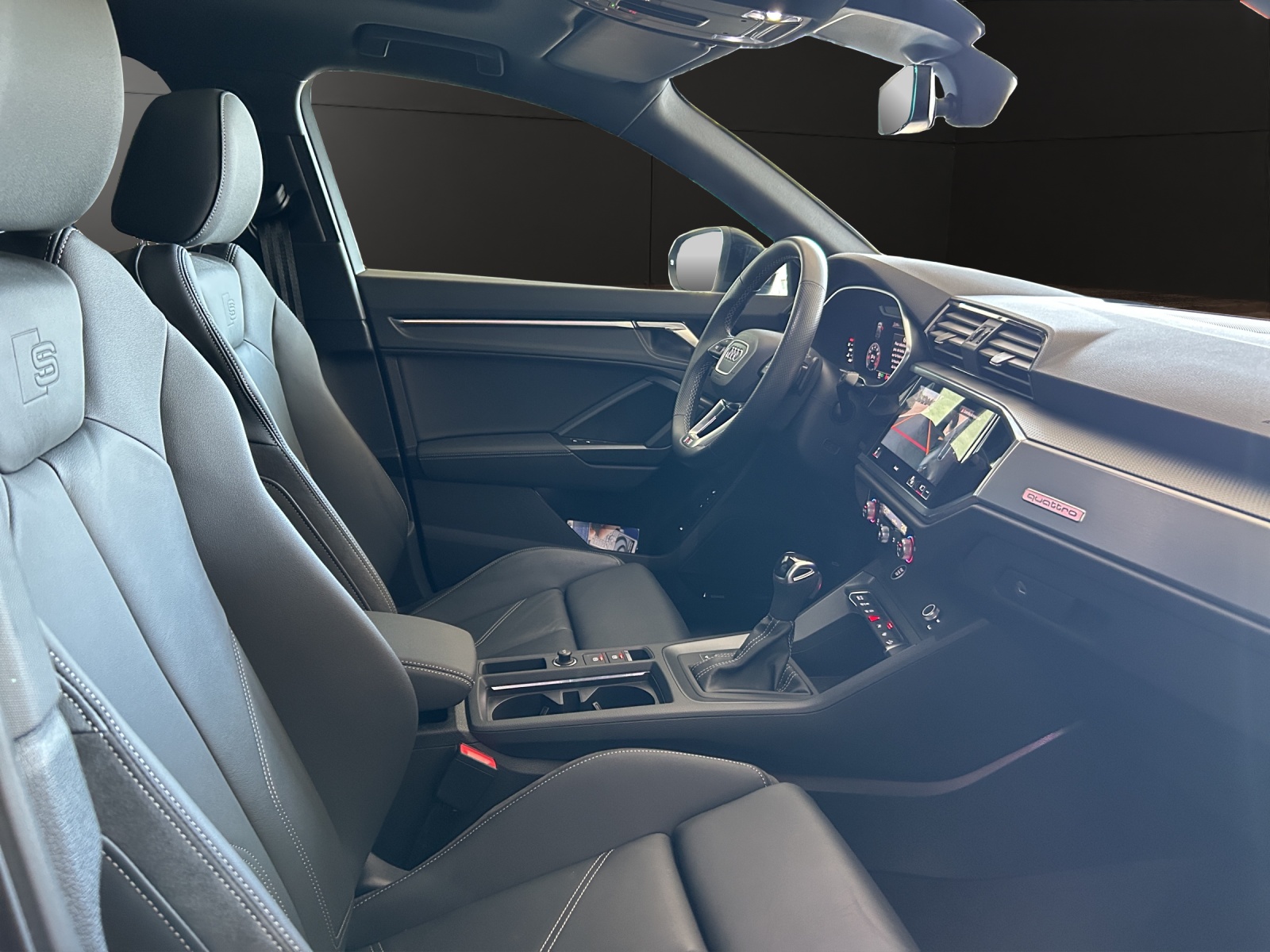 AUDI Q3 Sportback 40 TFSI S line quattro S-tronic-image-14