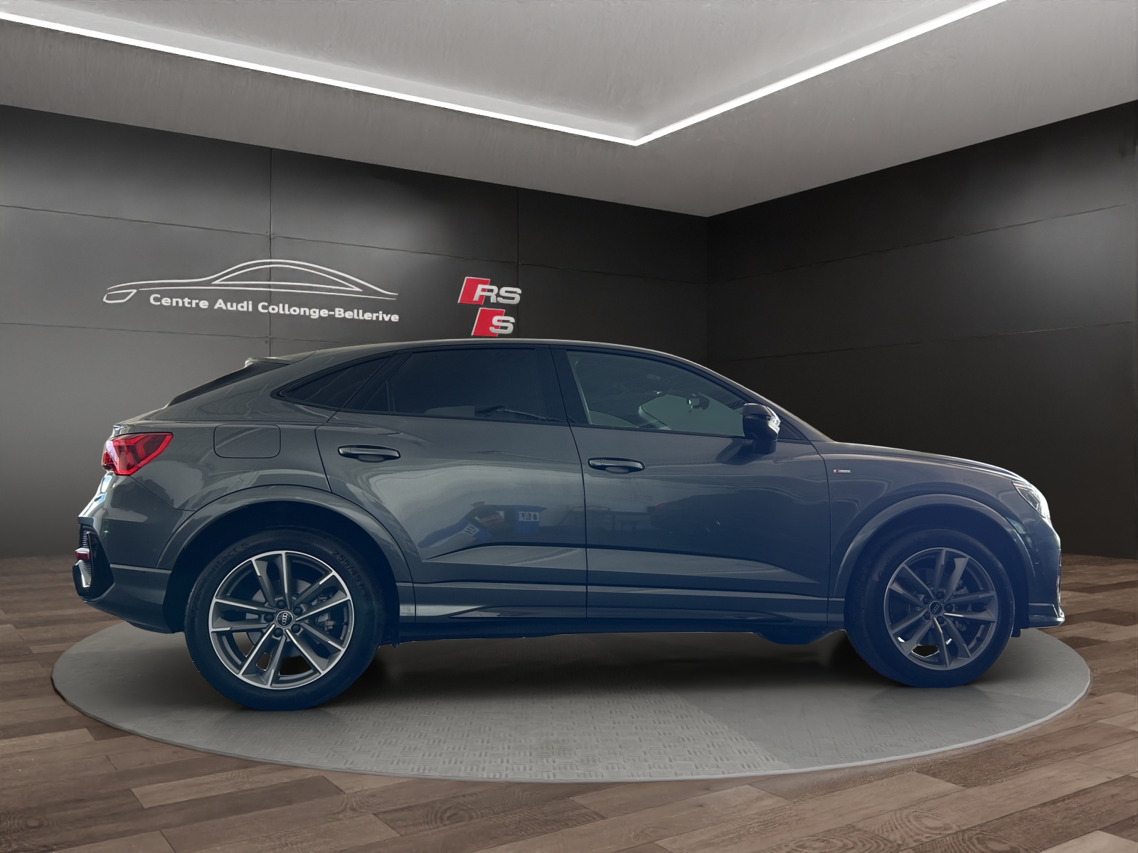 AUDI Q3 Sportback 40 TFSI S line quattro S-tronic-image-5