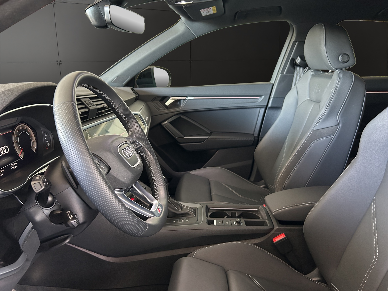 AUDI Q3 Sportback 40 TFSI S line quattro S-tronic-image-7