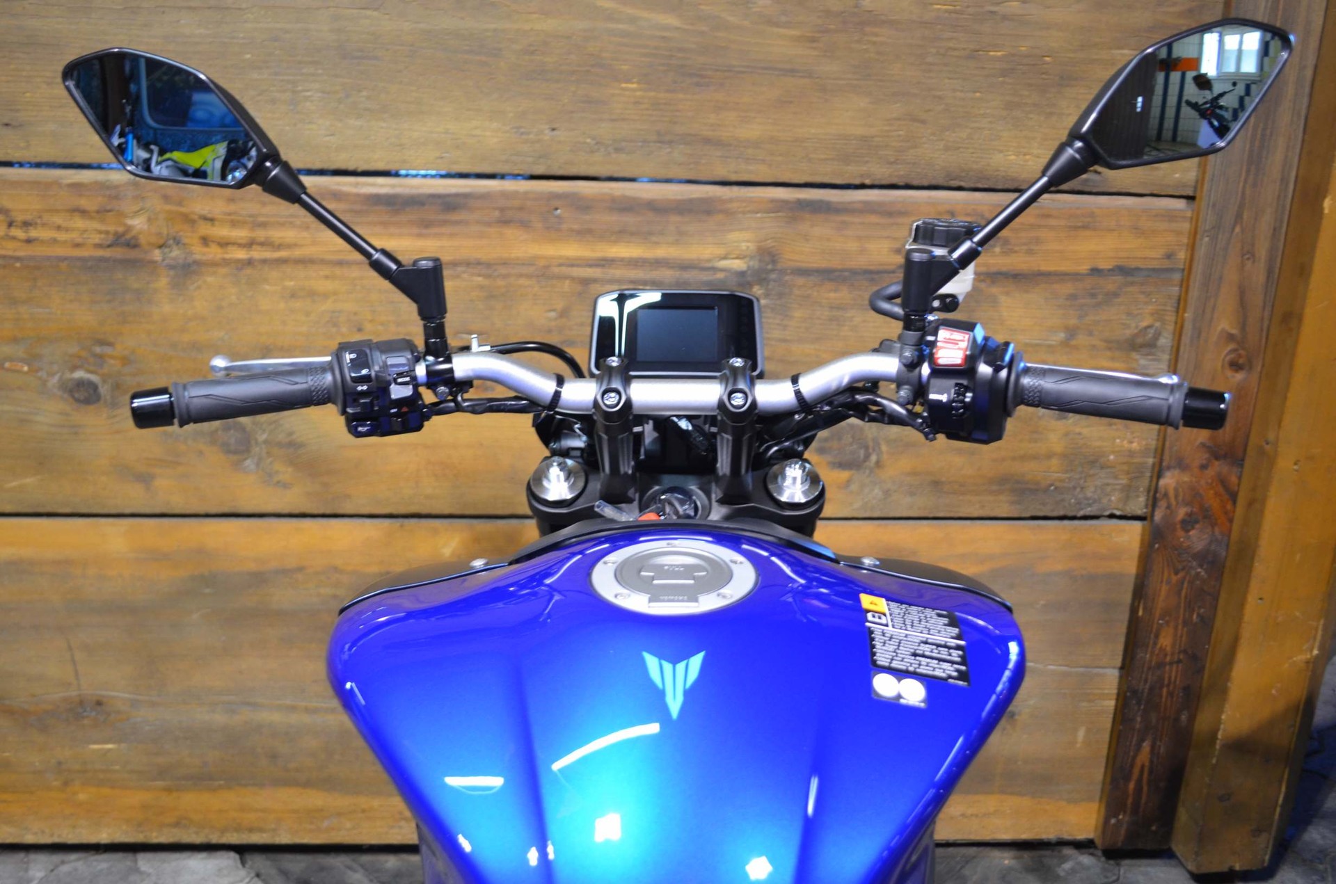 YAMAHA MT-09 ABS-image-2