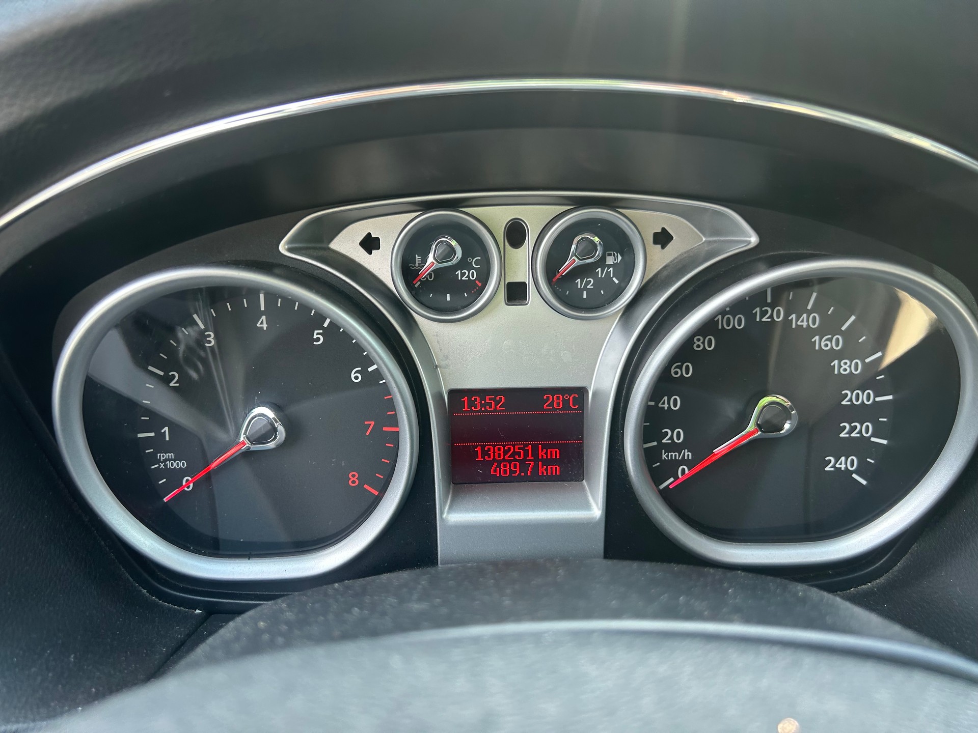 FORD Focus 2.0i Carving Automatic-image-9