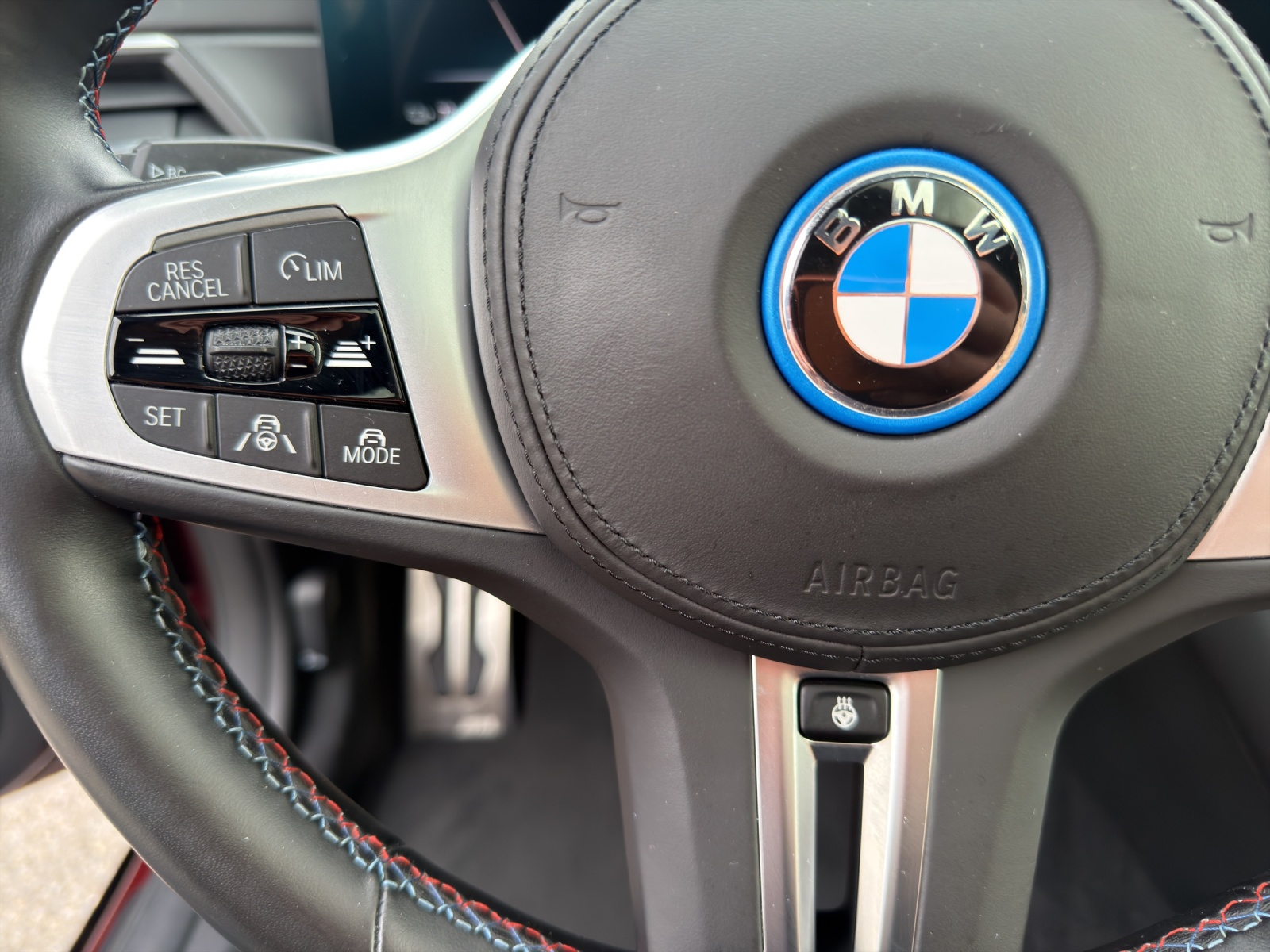 BMW i4 M50-image-17