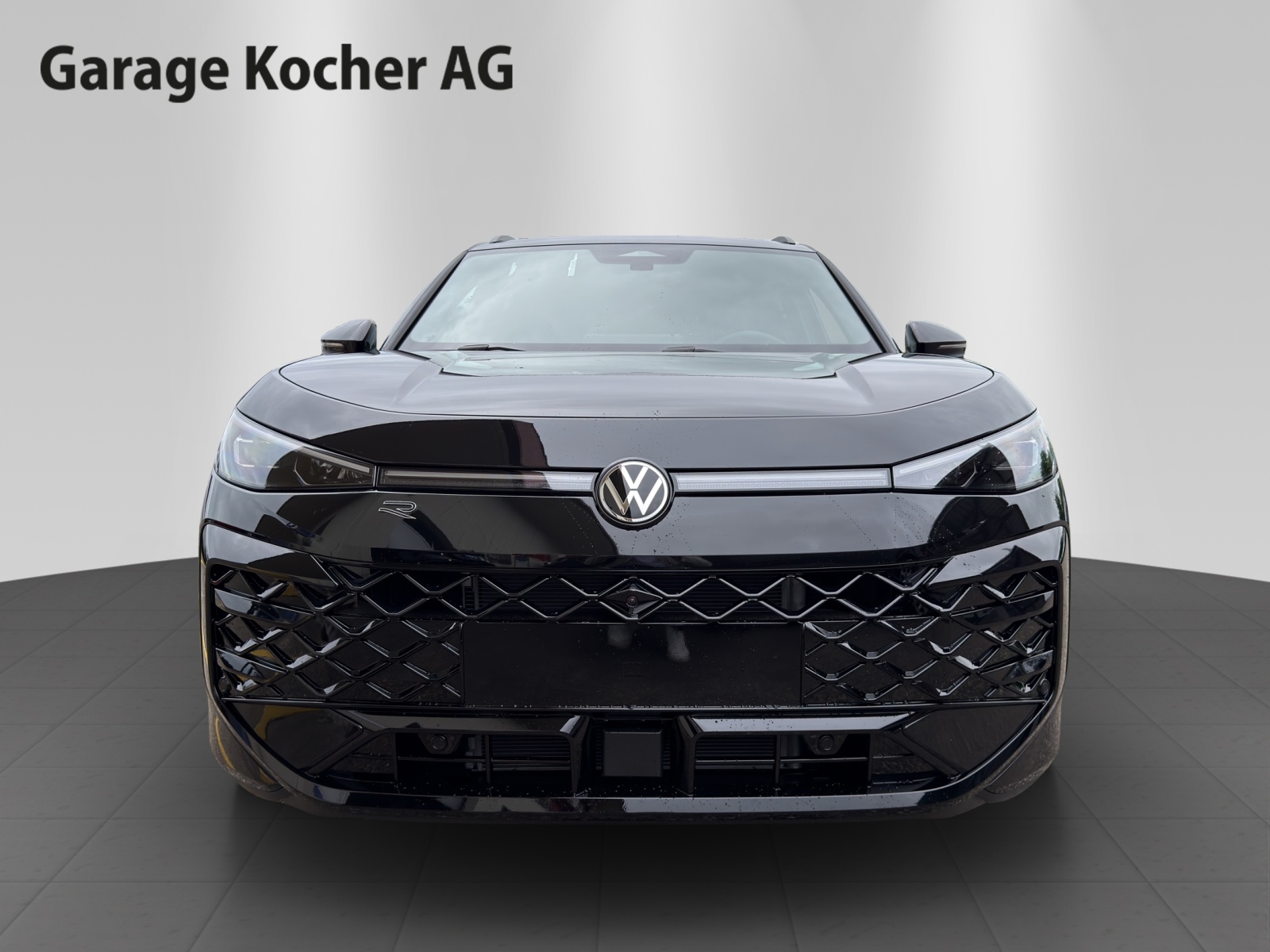 VW T-Roc 1.5 eTSI mHEV R-Line DSG-showroom-element-1