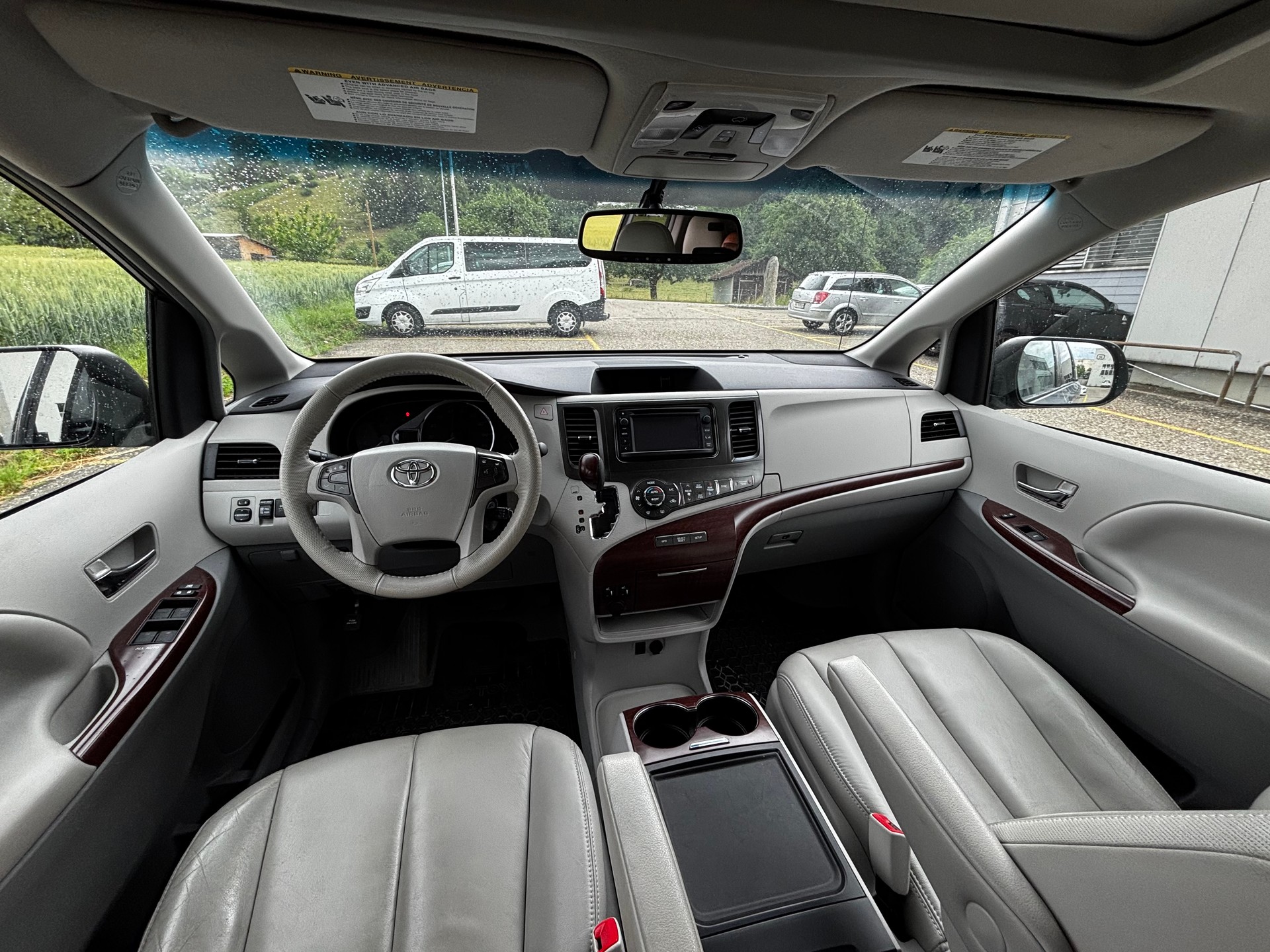 TOYOTA Sienna 3.5 A 4WD-image-11