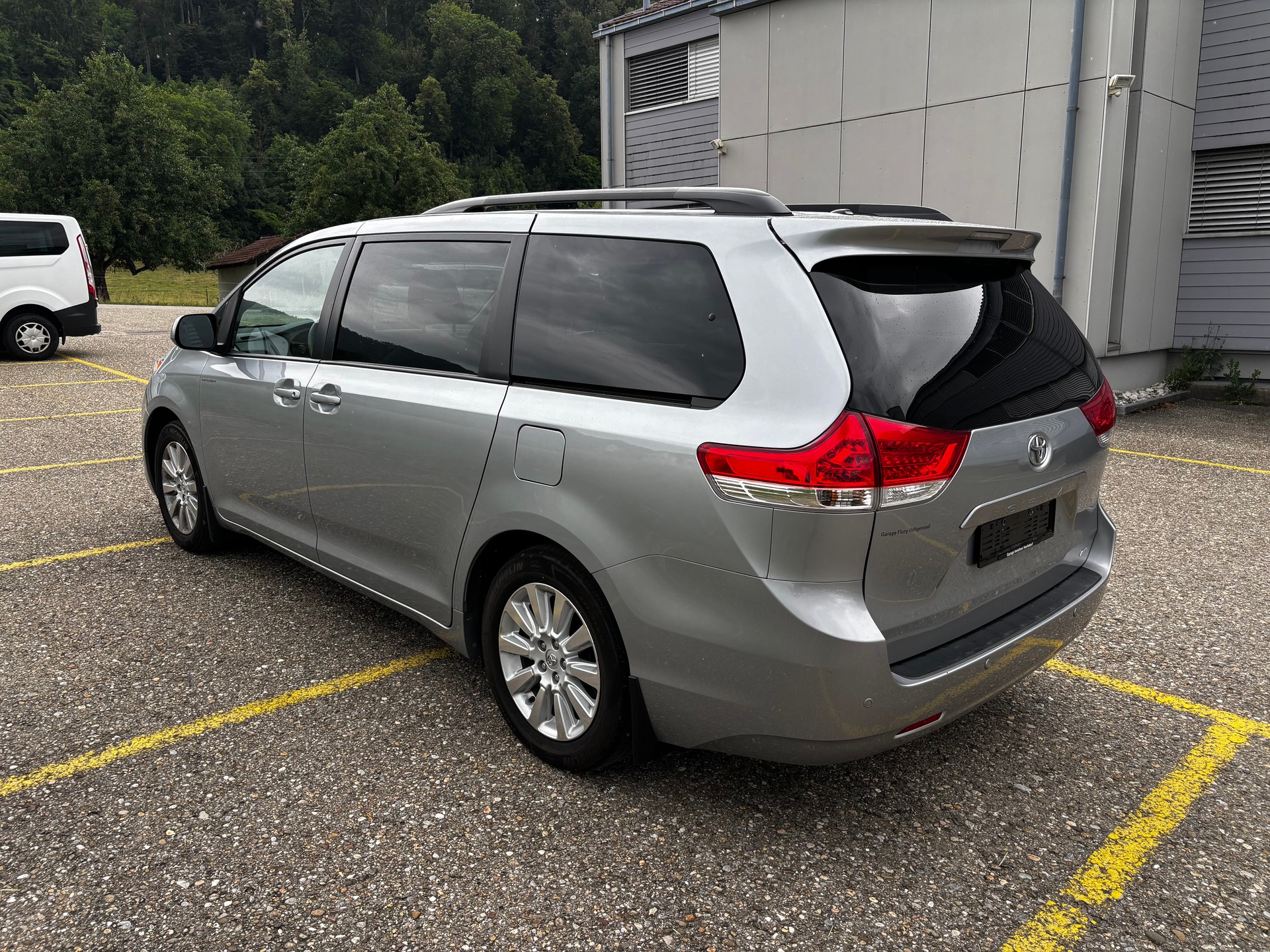 TOYOTA Sienna 3.5 A 4WD-image-5