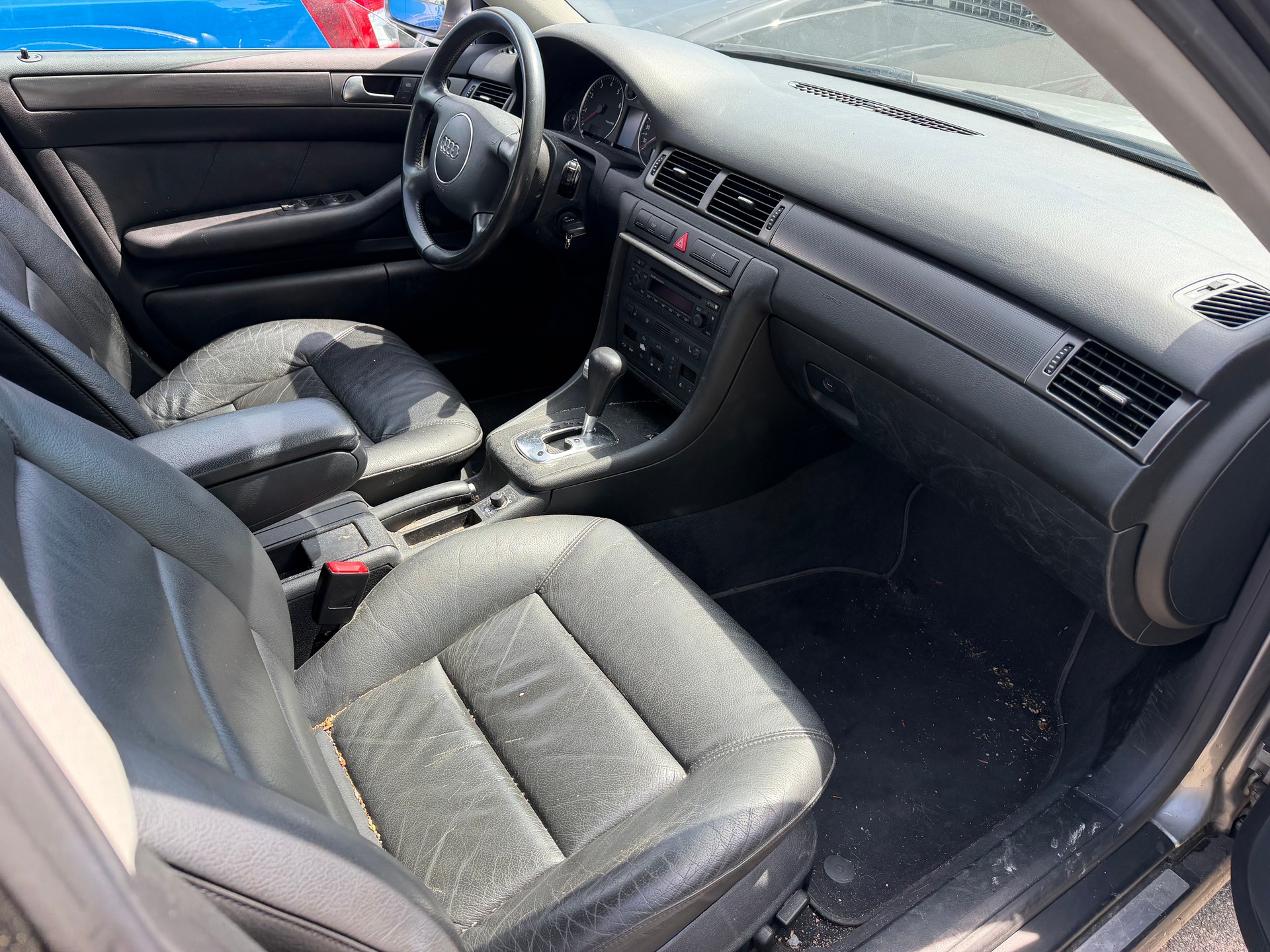AUDI A6 Avant 2.4-image-6