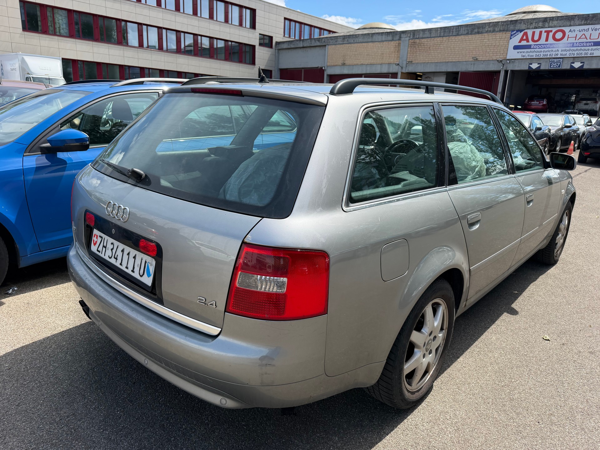 AUDI A6 Avant 2.4-image-3