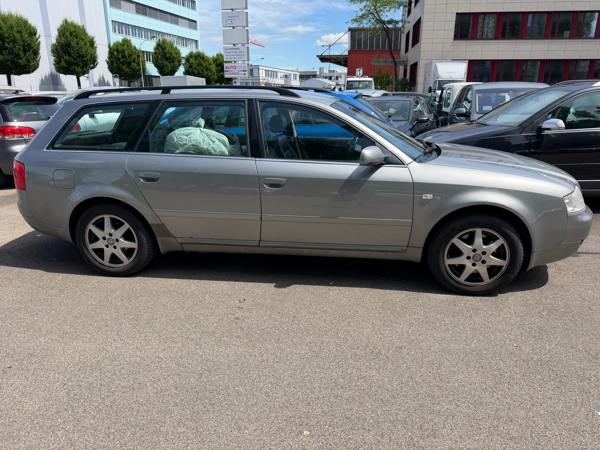 AUDI A6 Avant 2.4-image-2
