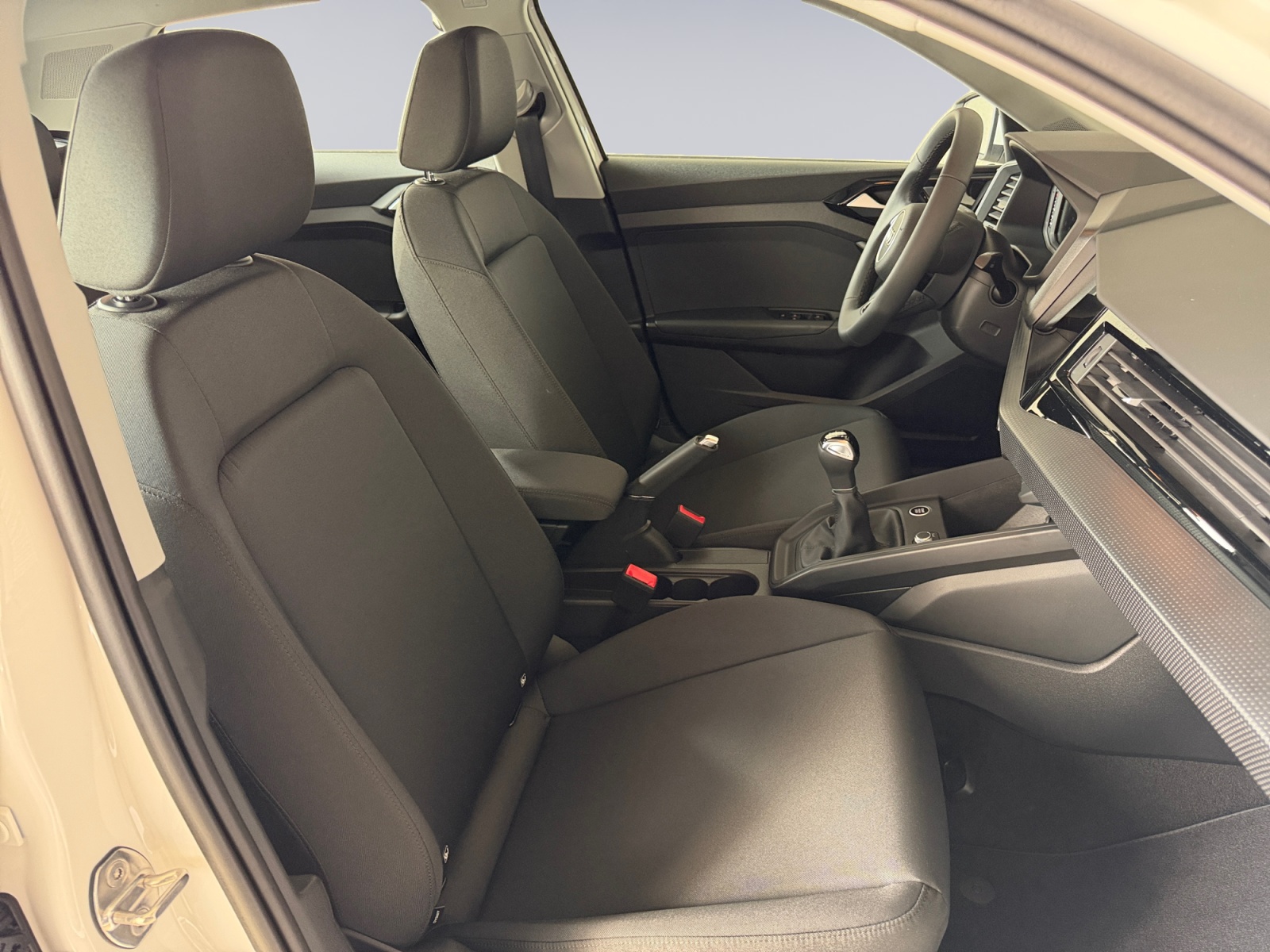 AUDI A1 Sportback 30 TFSI Attraction-image-12