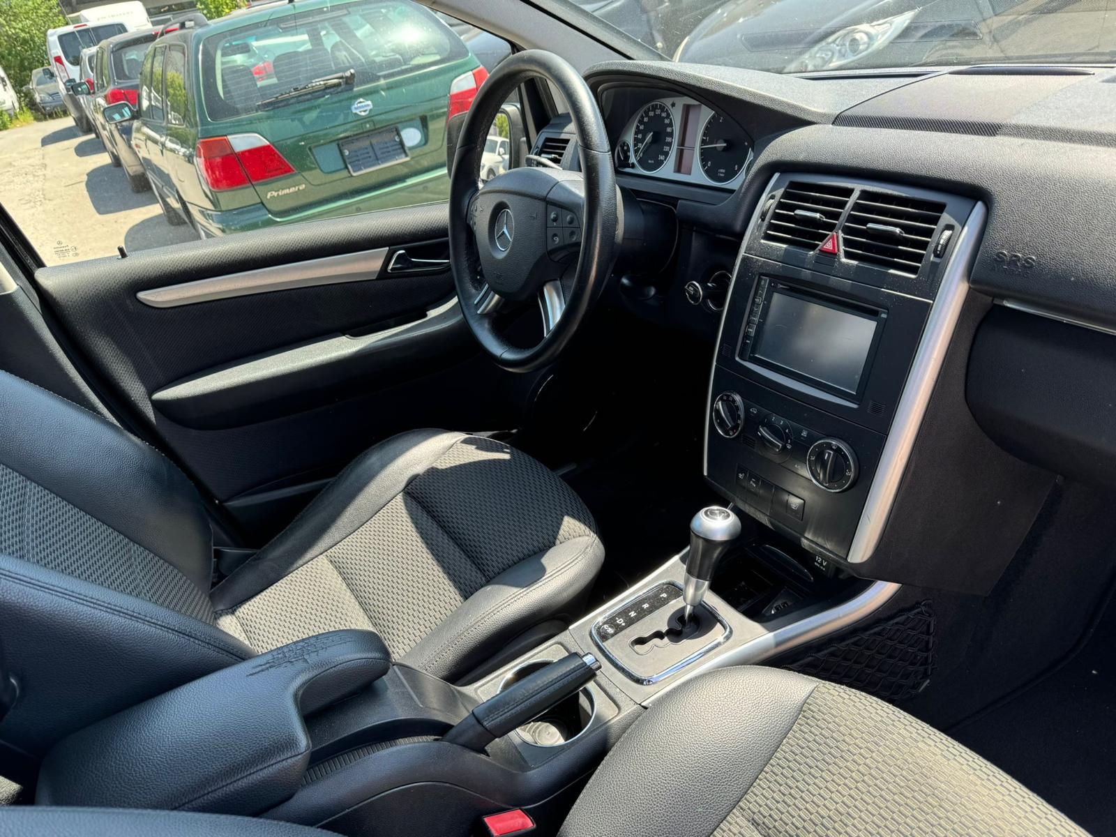 MERCEDES-BENZ B 180 CDI My Star Autotronic-image-3