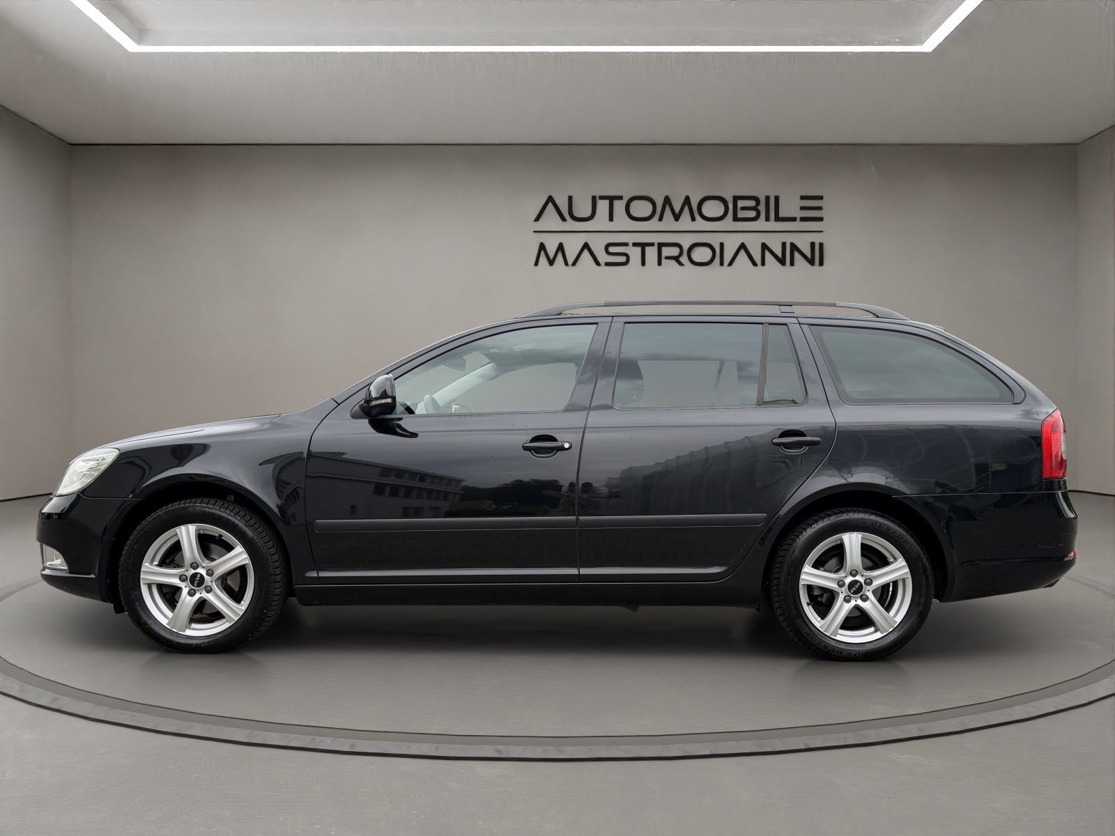 SKODA Octavia 1.6 TDI Ambition DSG-showroom-element-3