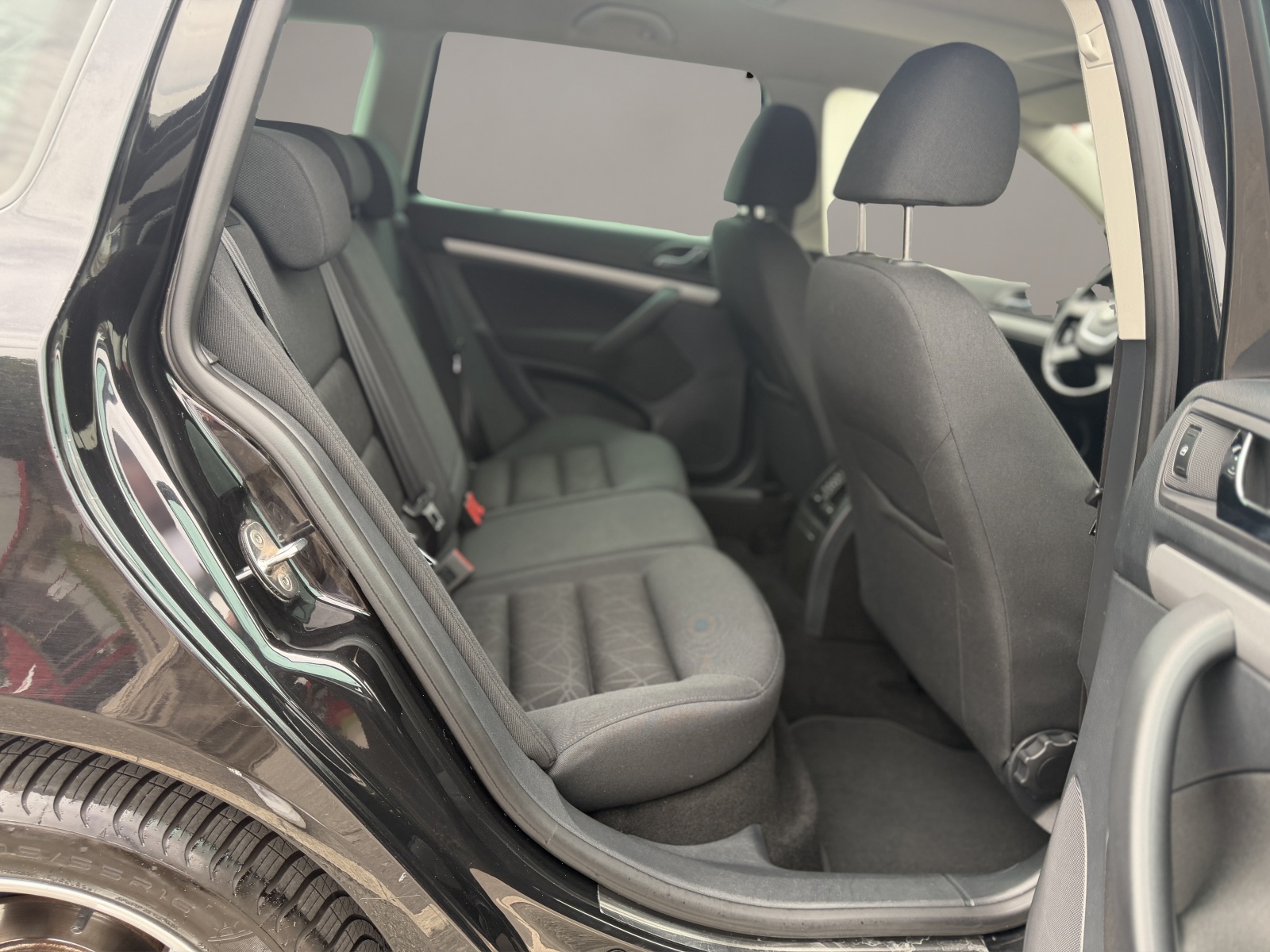 SKODA Octavia 1.6 TDI Ambition DSG-image-15