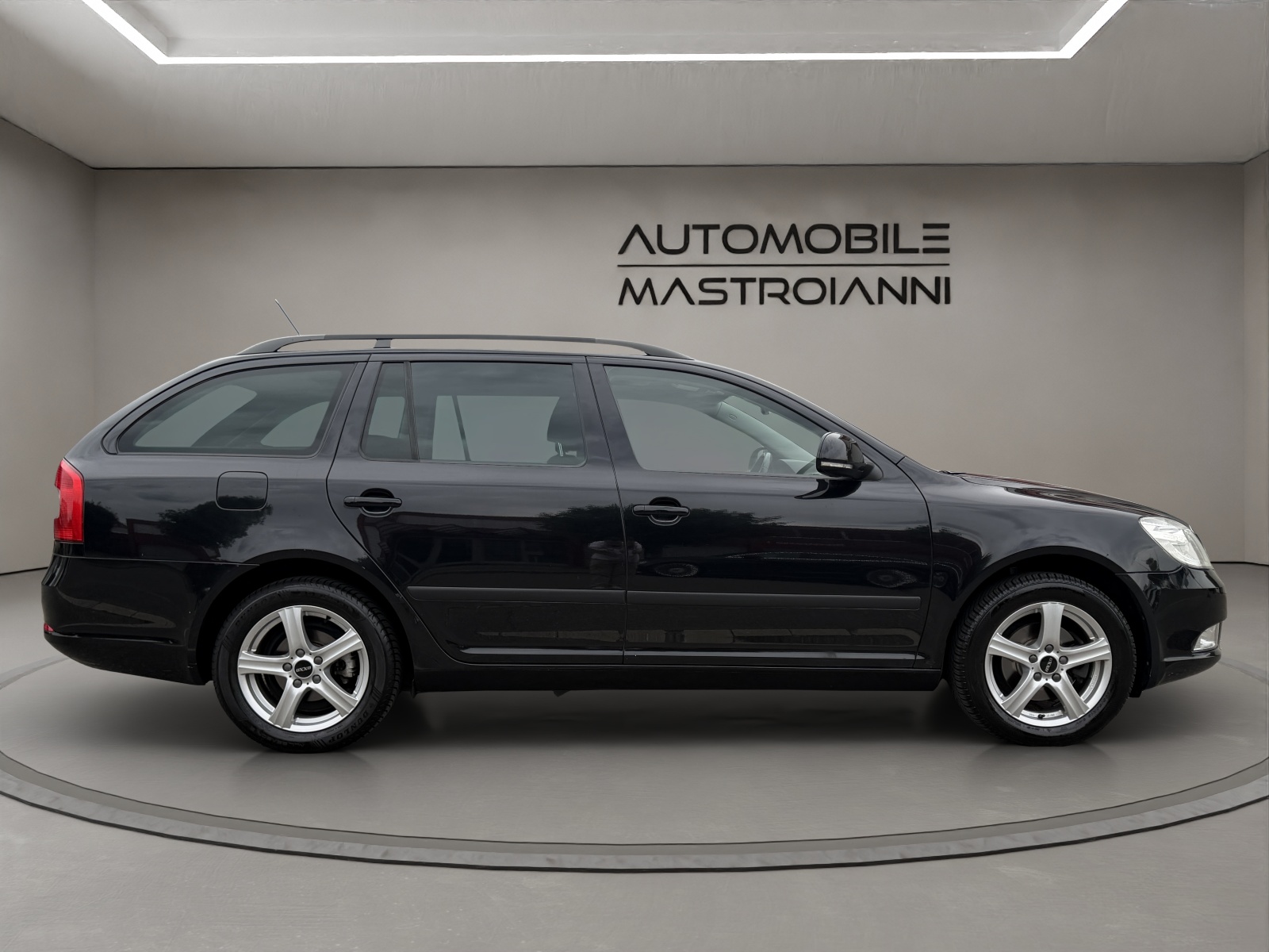 SKODA Octavia 1.6 TDI Ambition DSG-image-7