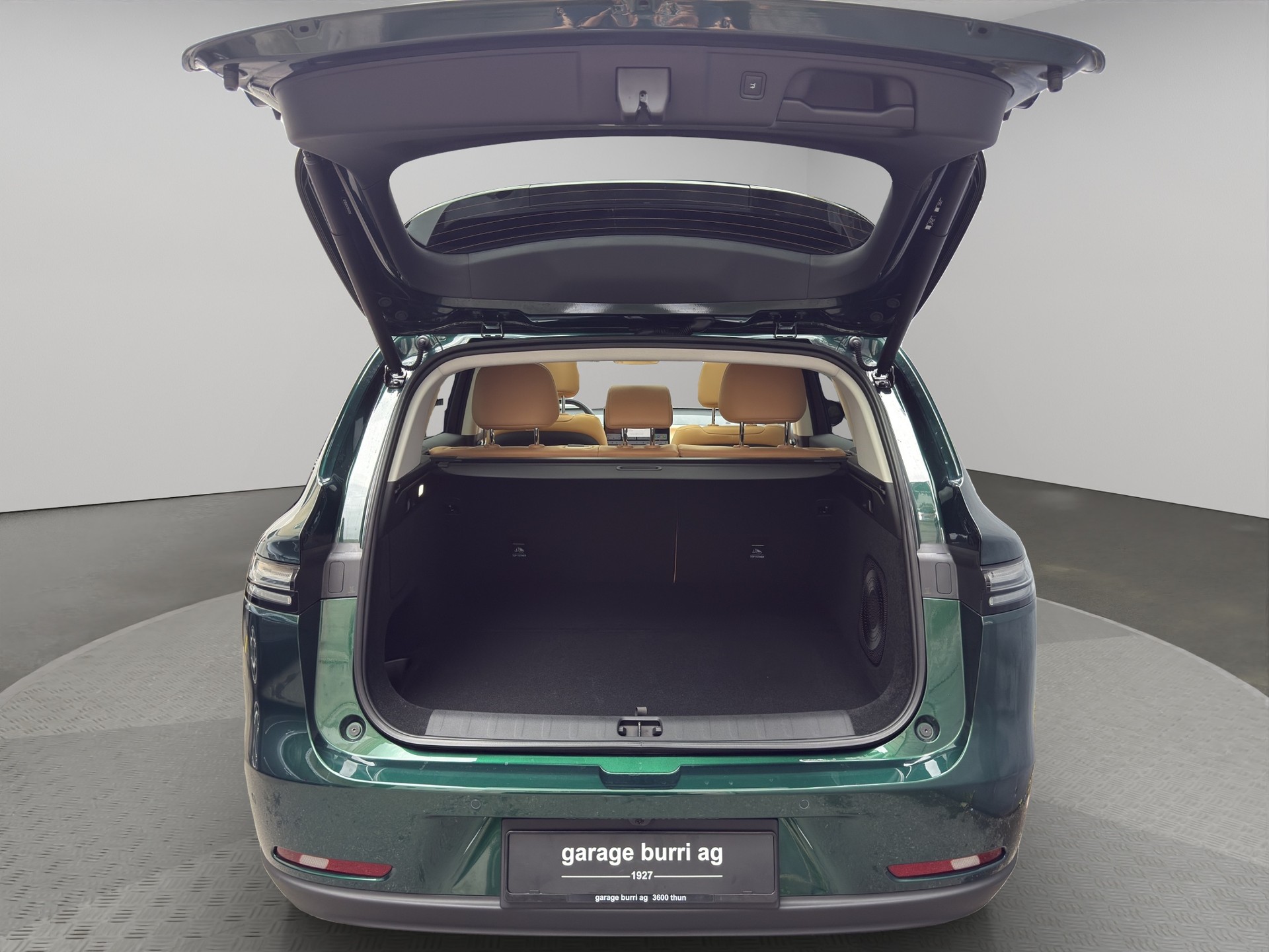 LEAPMOTOR C10 EV AWD-image-15