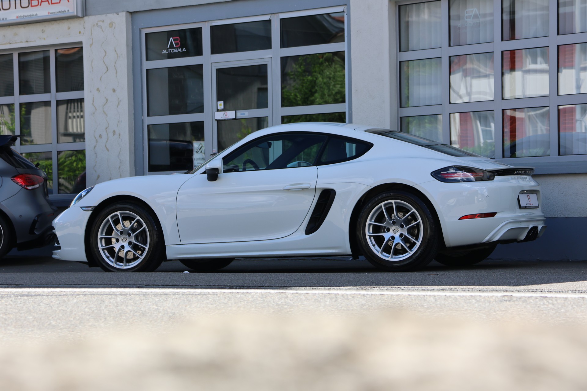 PORSCHE 718 Cayman 2.0 PDK (CH)-showroom-element-2
