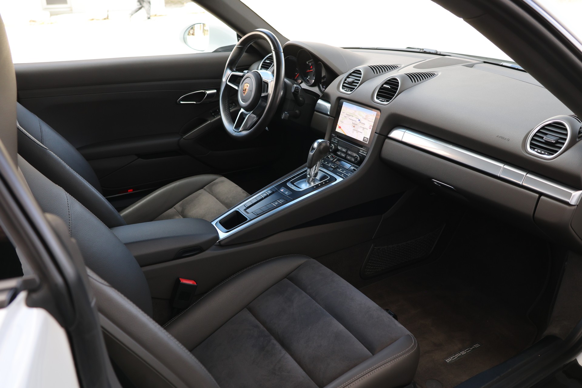 PORSCHE 718 Cayman 2.0 PDK (CH)-image-12