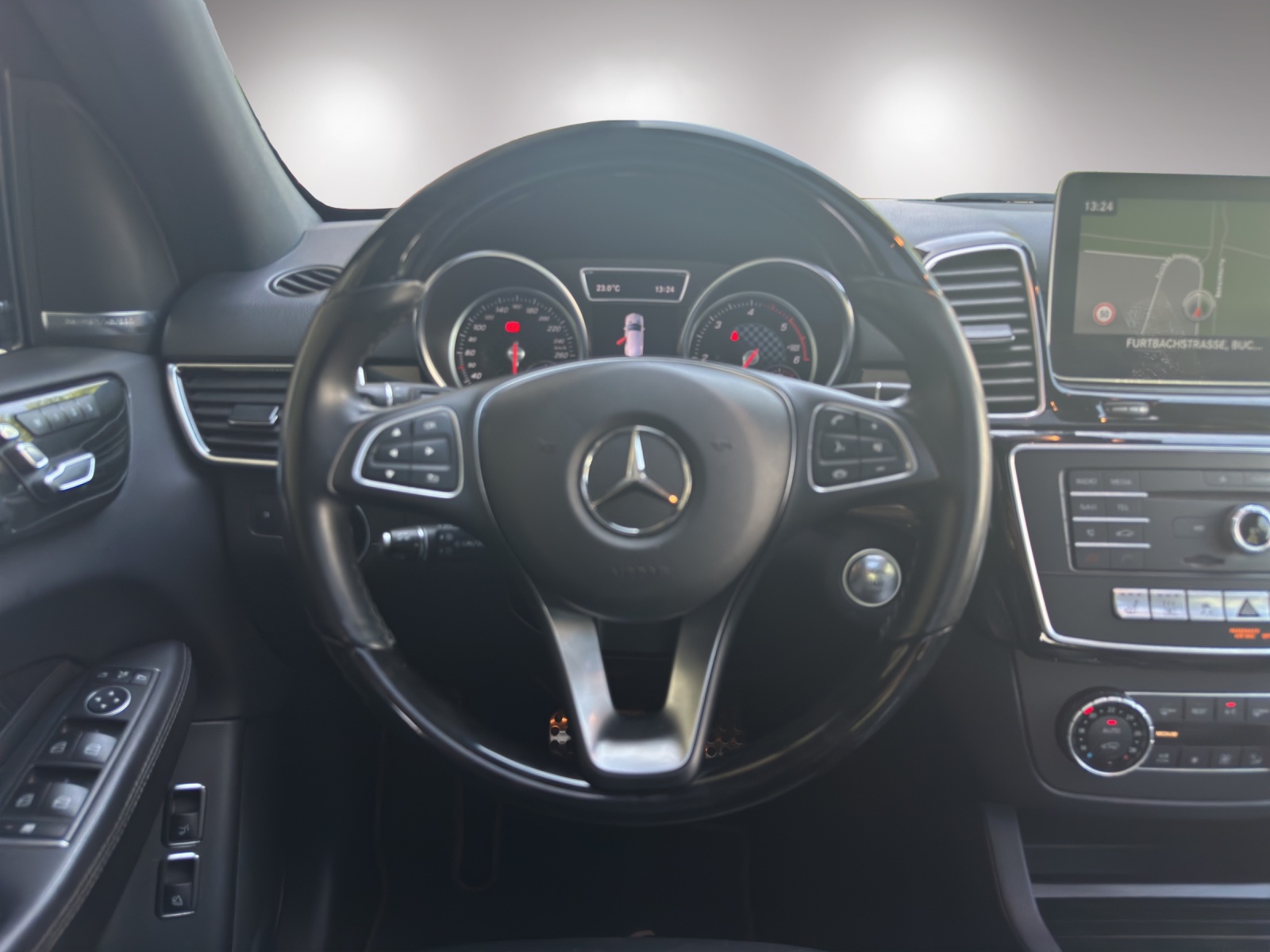 MERCEDES-BENZ GLE 350 d Executive 4Matic 9G-Tronic-image-12