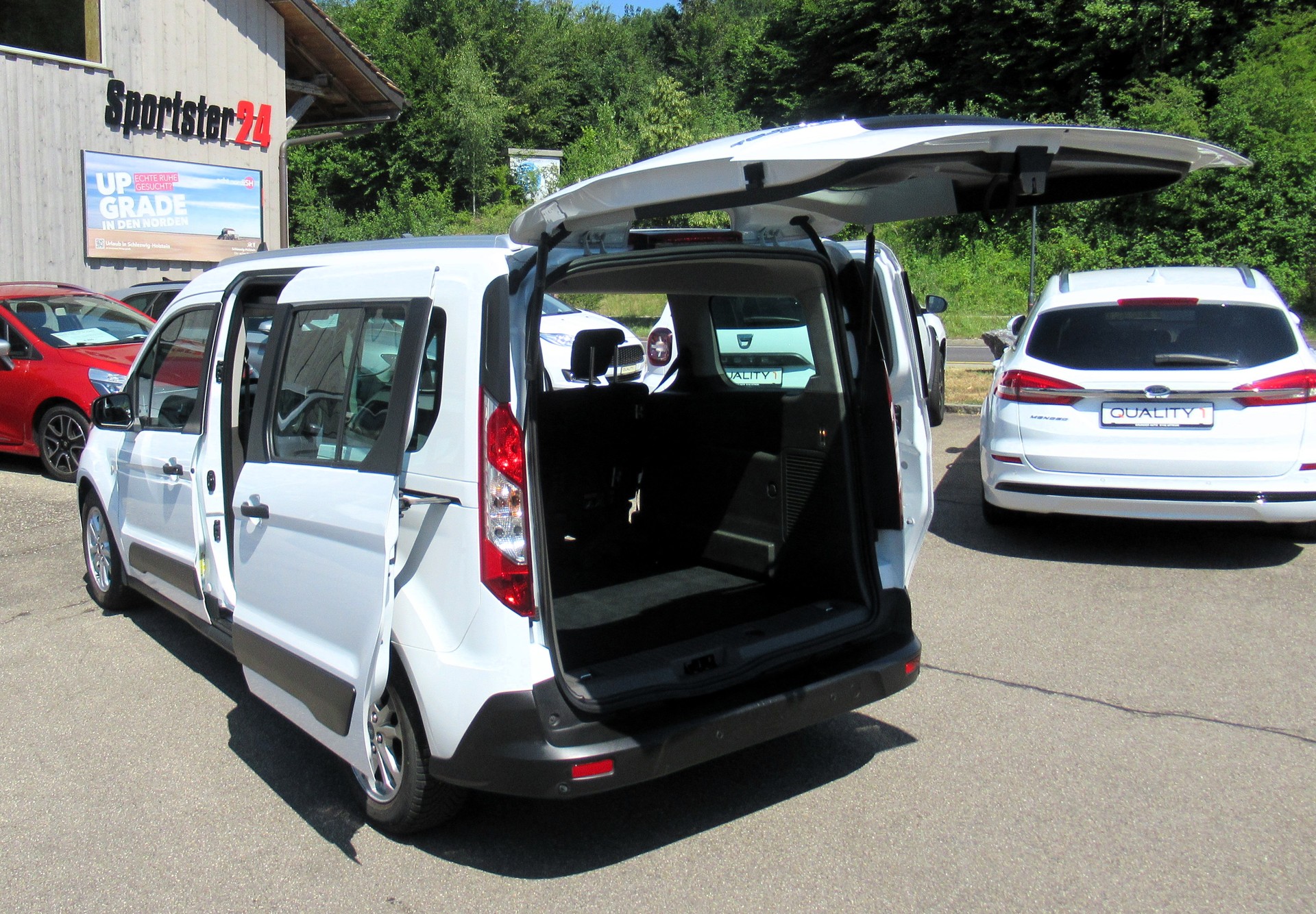 FORD Grand Tourneo Connect 1.5 EcoBlue Trend Automat-showroom-element-3