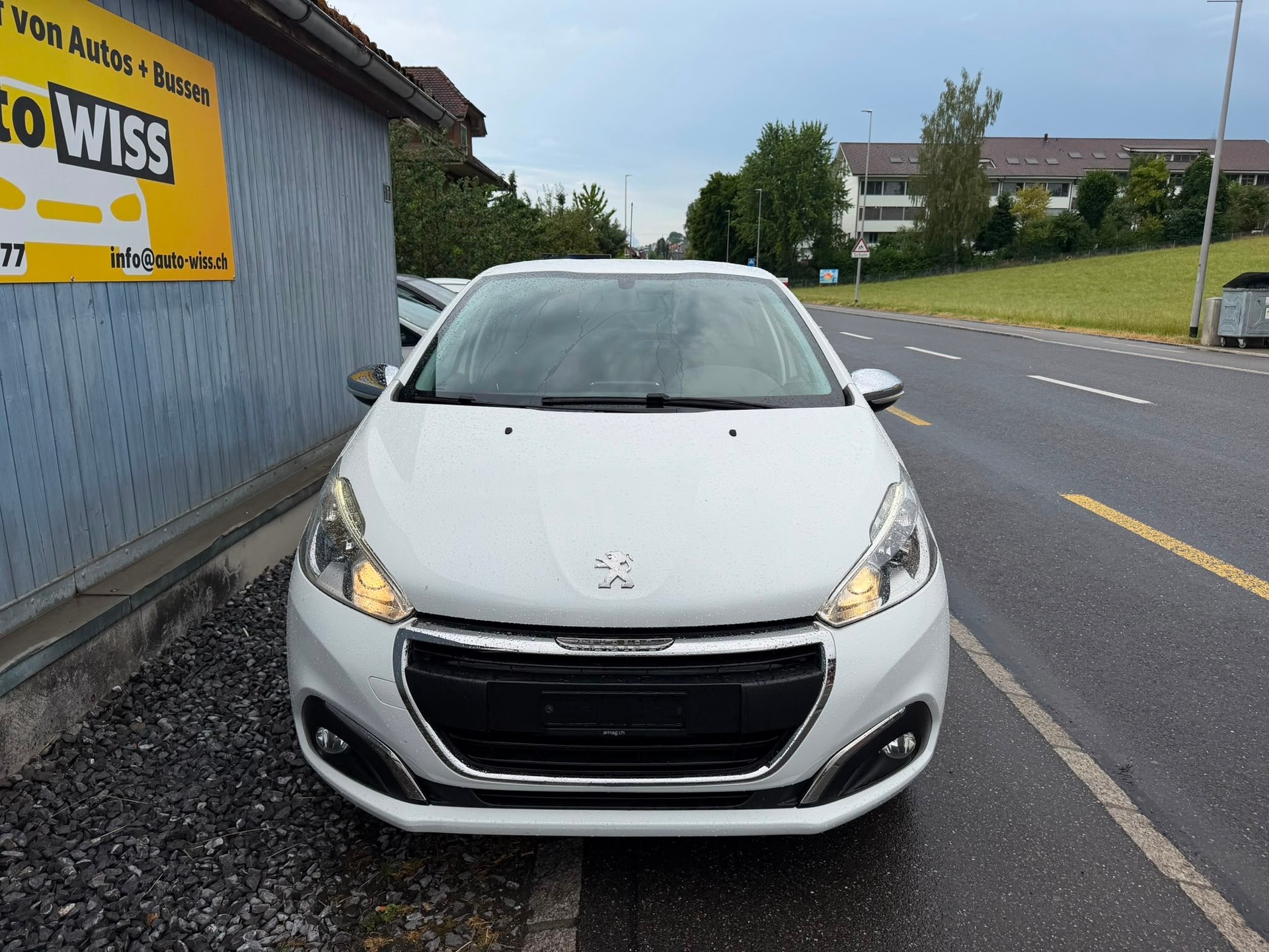 PEUGEOT 208 1.2 PureTech Style-showroom-element-2