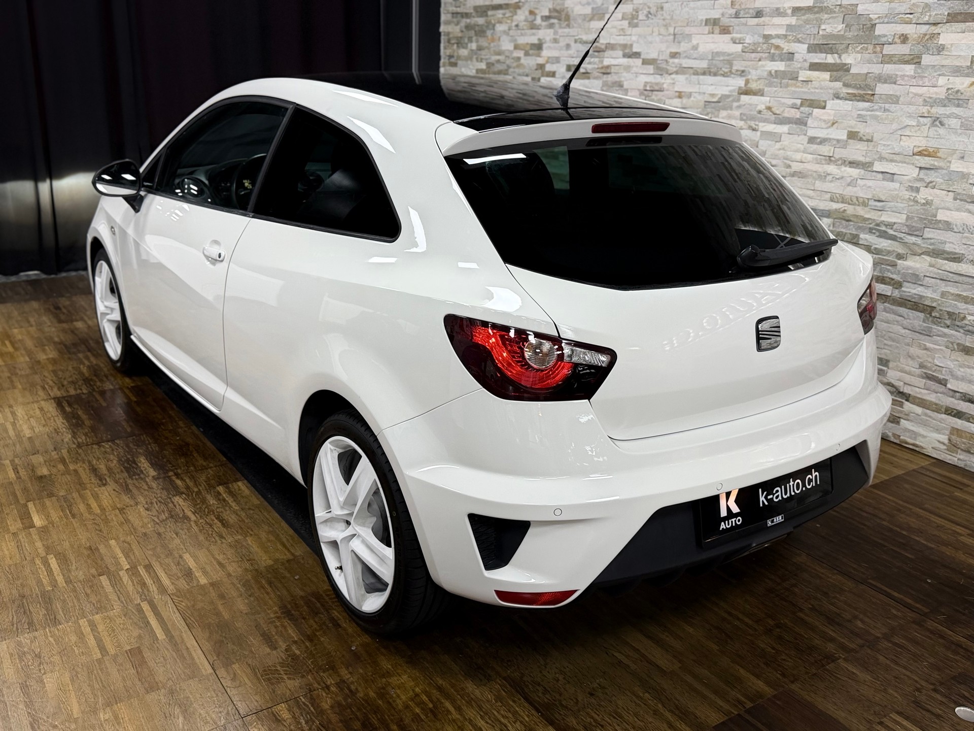 SEAT Ibiza SC 1.4 TSI Cupra DSG-showroom-element-1