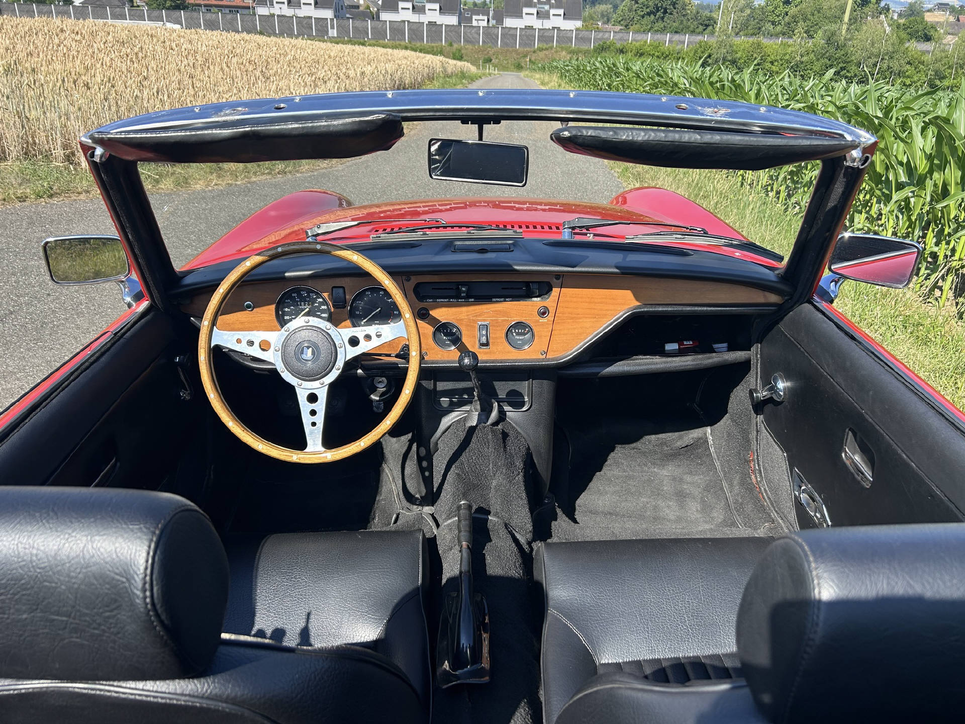 TRIUMPH Spitfire IV-image-8