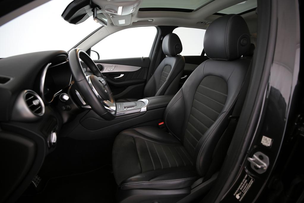 MERCEDES-BENZ GLC 200 AMG Line 4m-showroom-element-3