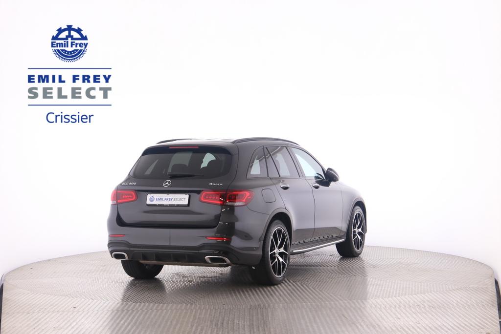 MERCEDES-BENZ GLC 200 AMG Line 4m-showroom-element-1