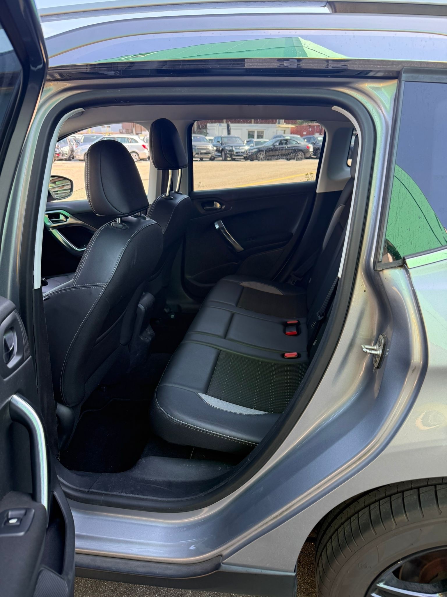 PEUGEOT 2008 1.2 PureTech Féline-image-12