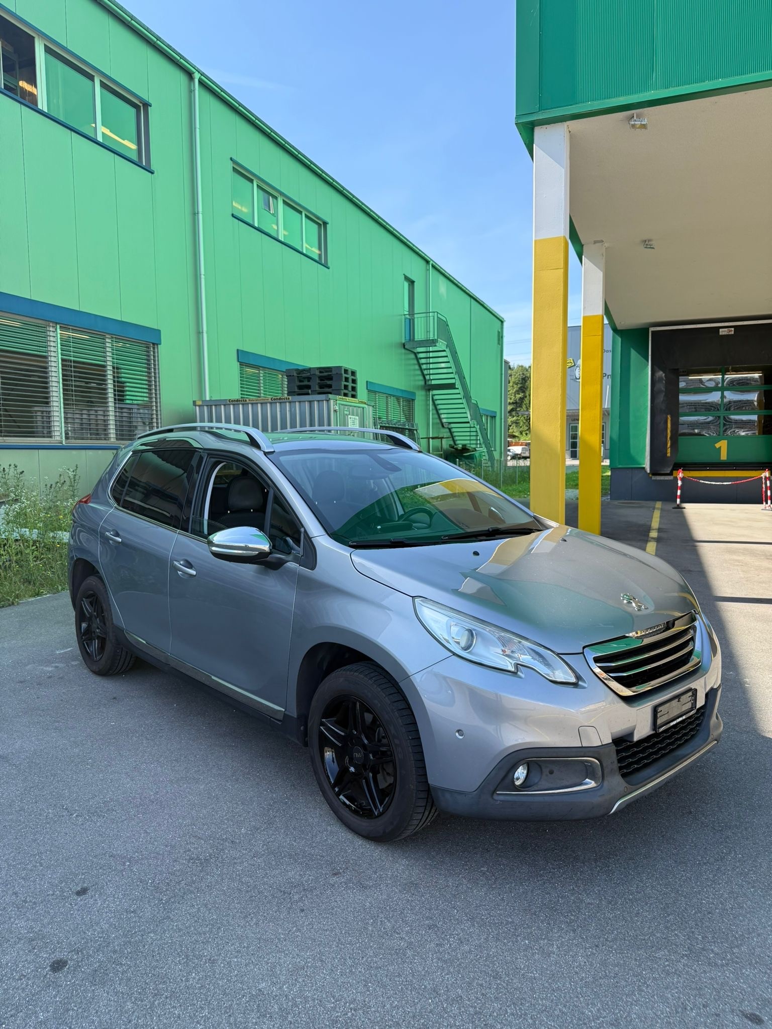 PEUGEOT 2008 1.2 PureTech Féline