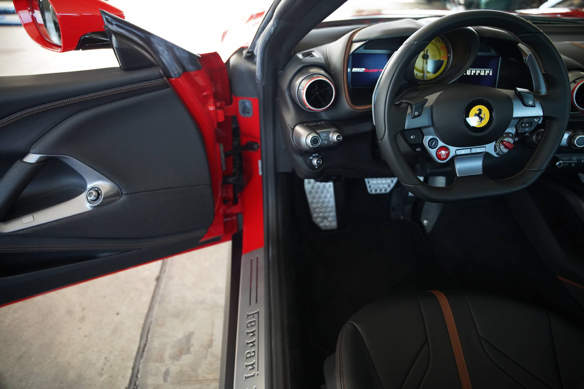 FERRARI 812 Superfast-image-8