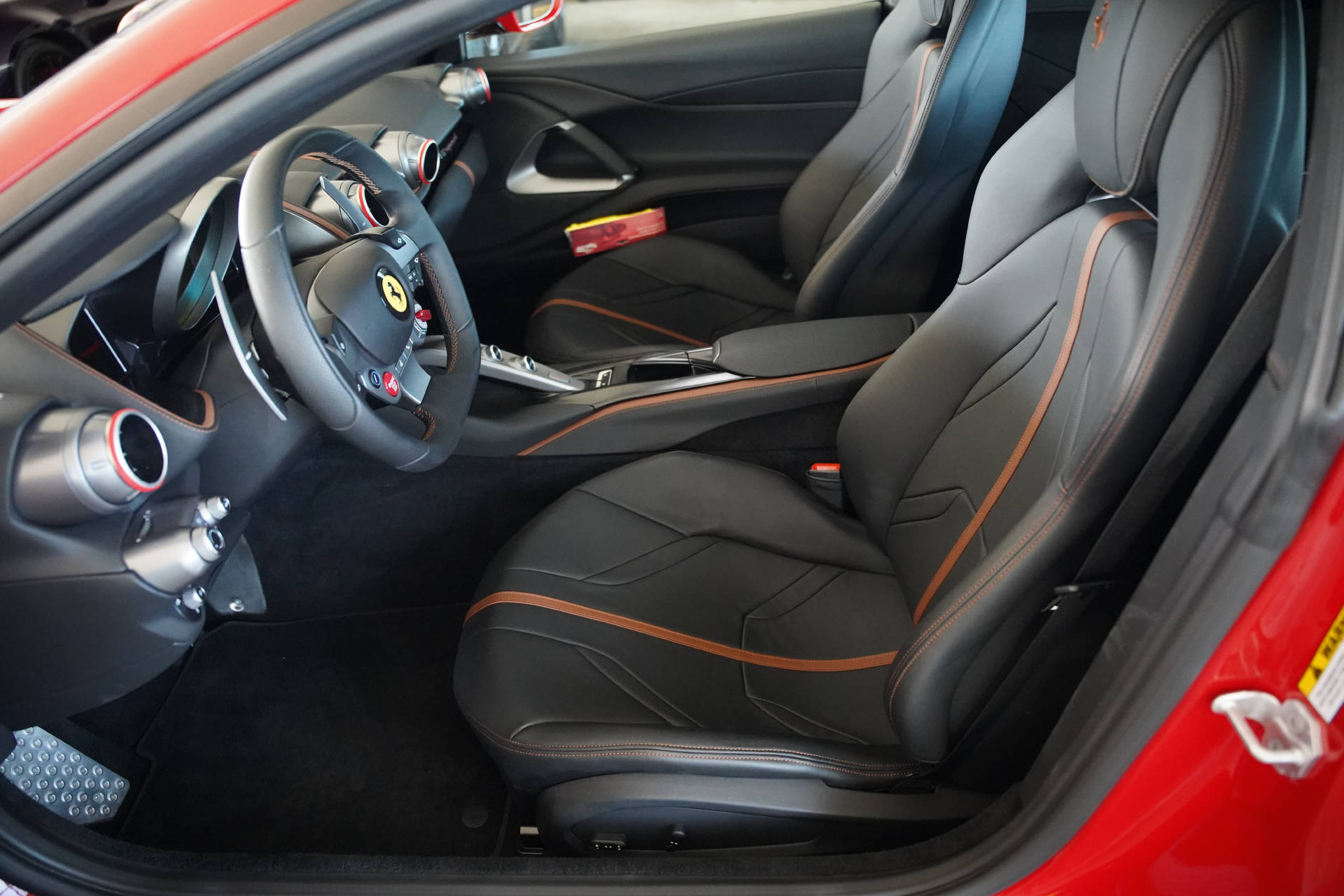 FERRARI 812 Superfast-image-7