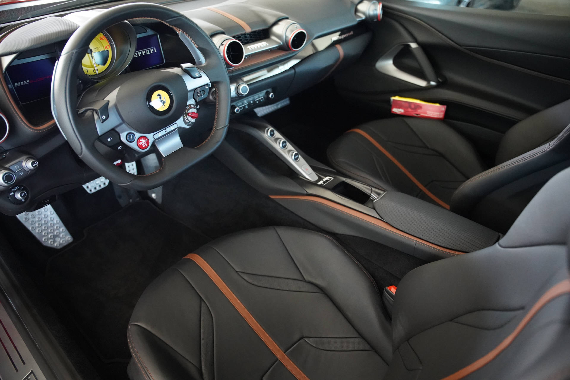 FERRARI 812 Superfast-image-6
