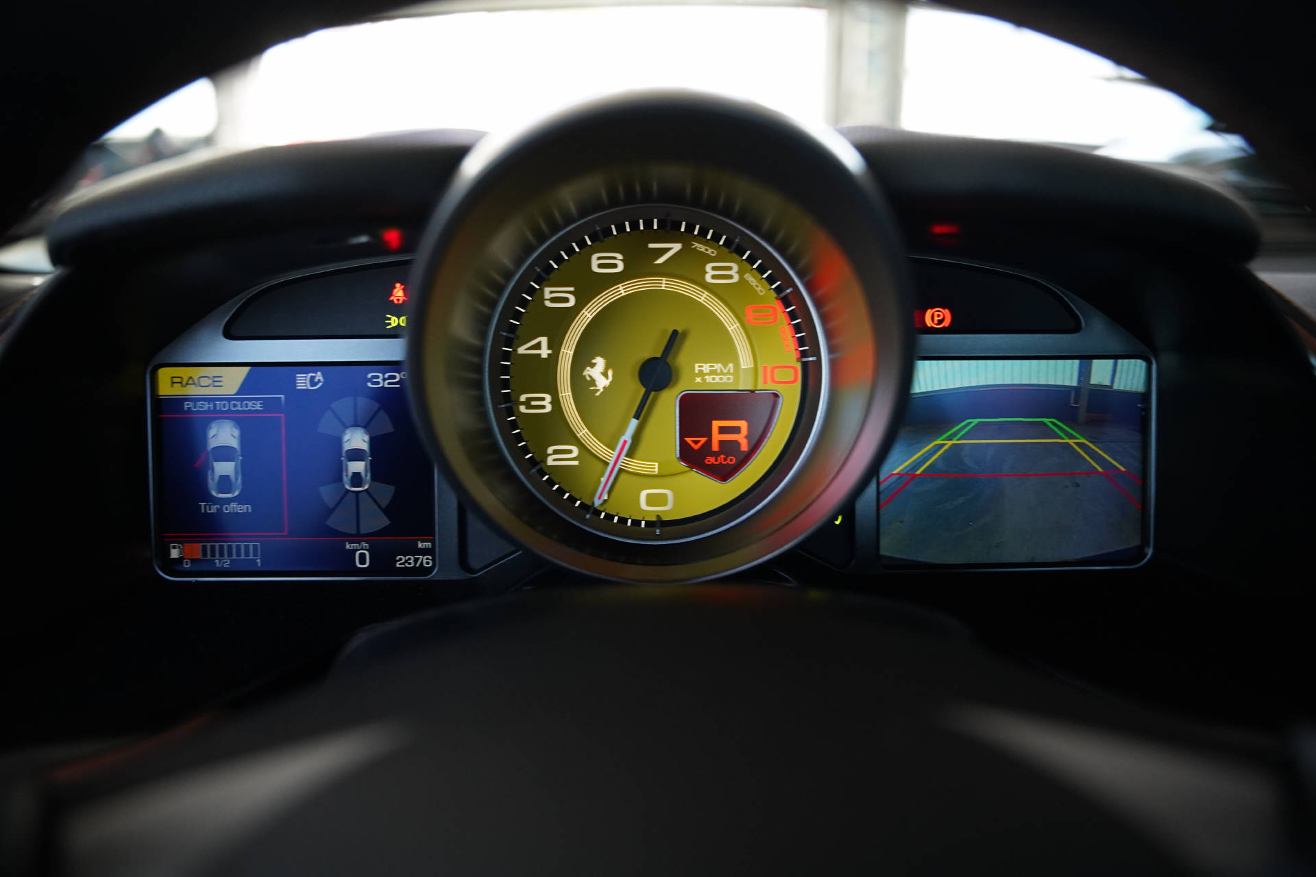 FERRARI 812 Superfast-image-13