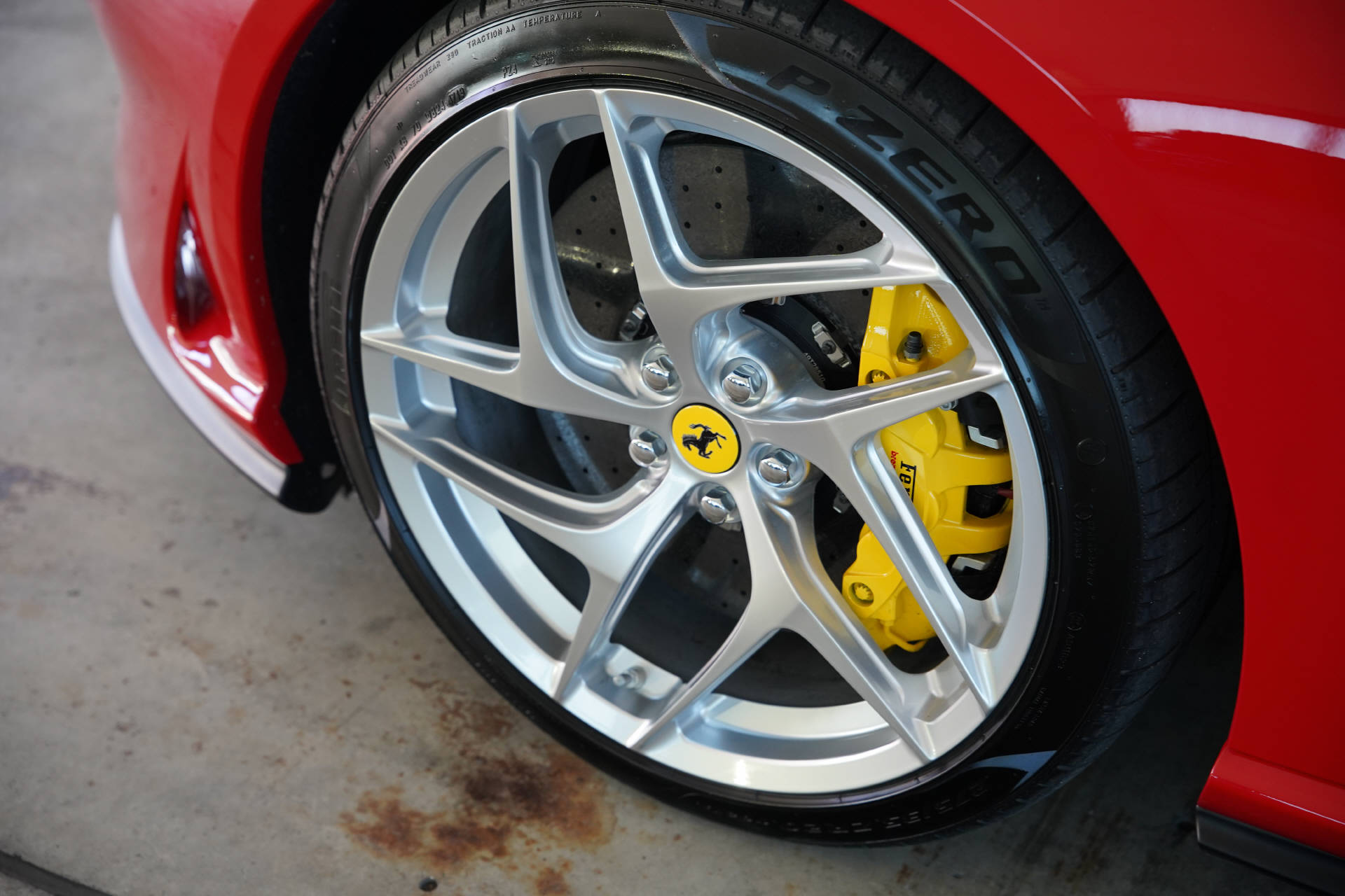 FERRARI 812 Superfast-image-5