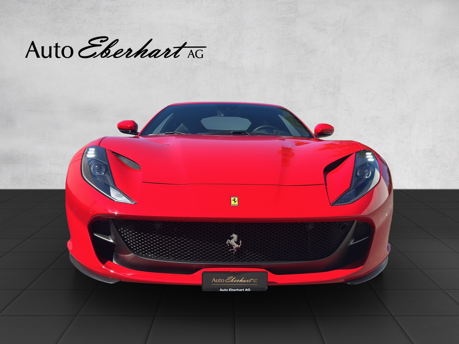 FERRARI 812 Superfast-showroom-element-3