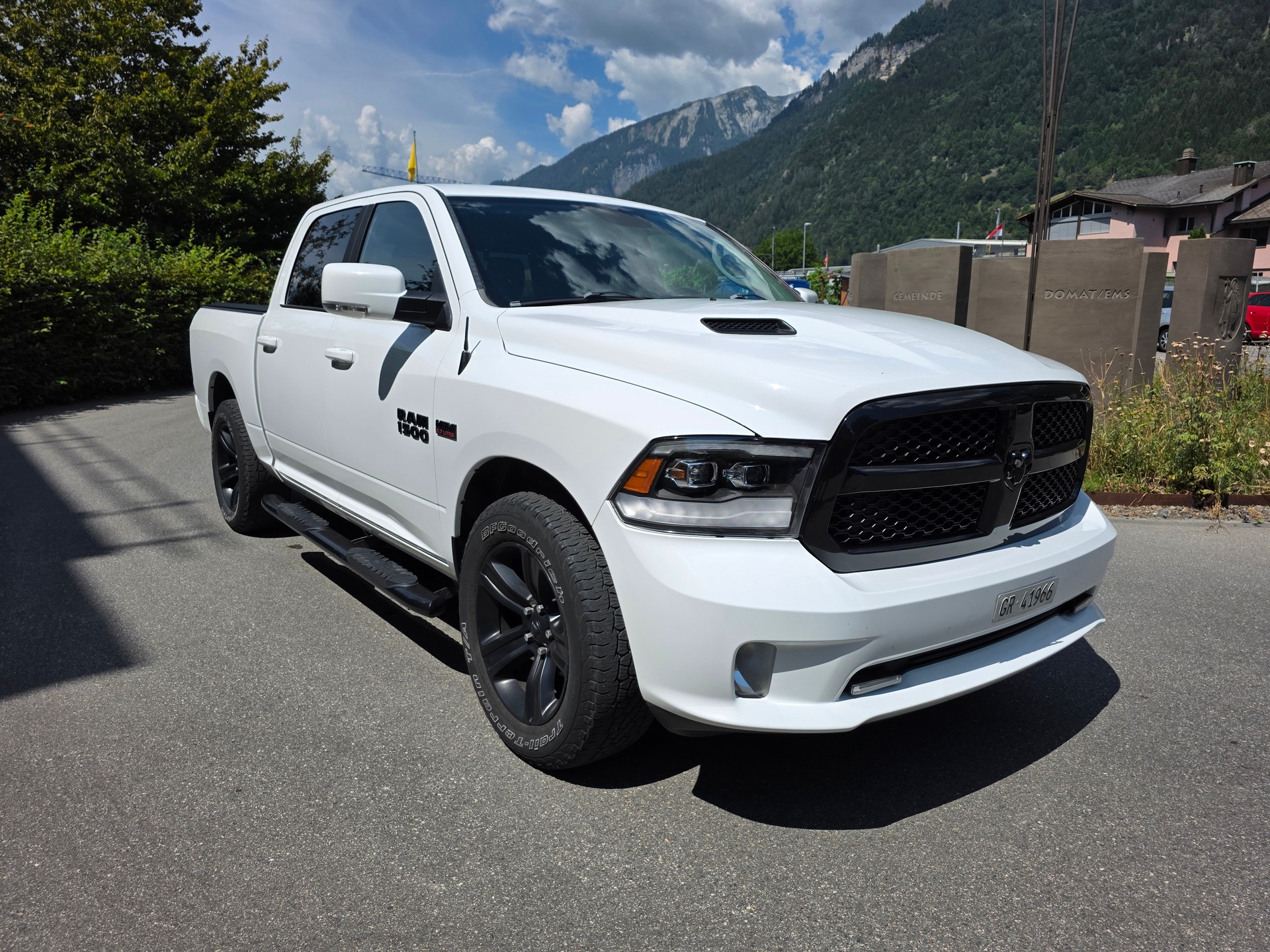 DODGE Dodge Ram 1500 Sport-image-7