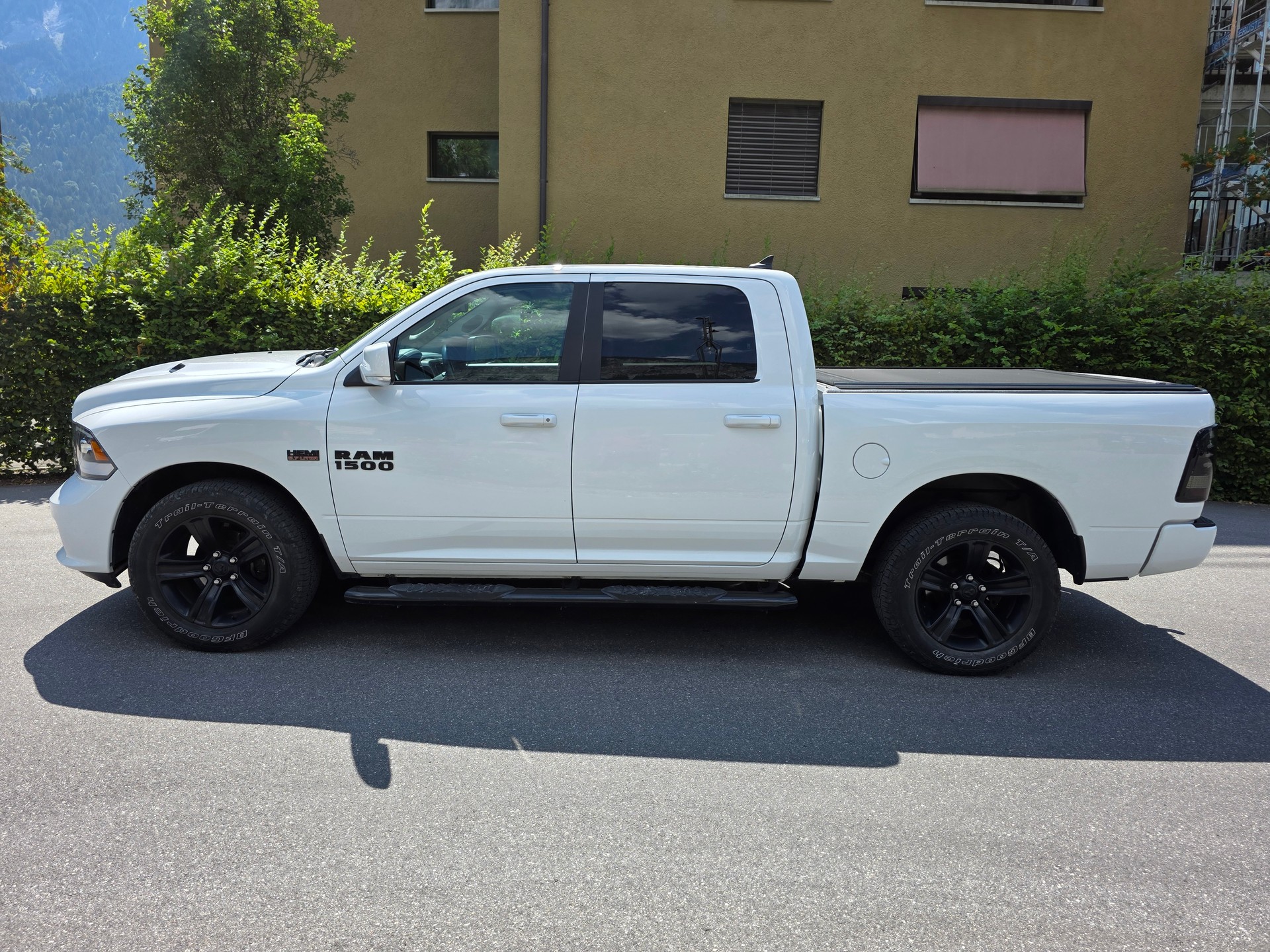DODGE Dodge Ram 1500 Sport-image-1