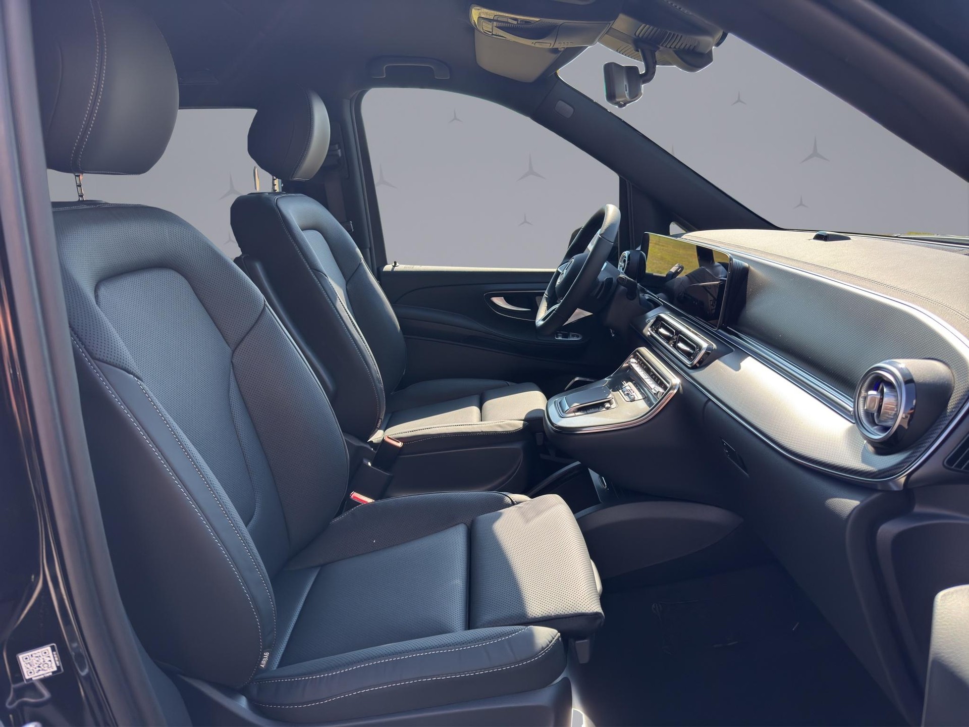 MERCEDES-BENZ V 300 d Exclusive L SWISS EDITION 4MATIC-image-17
