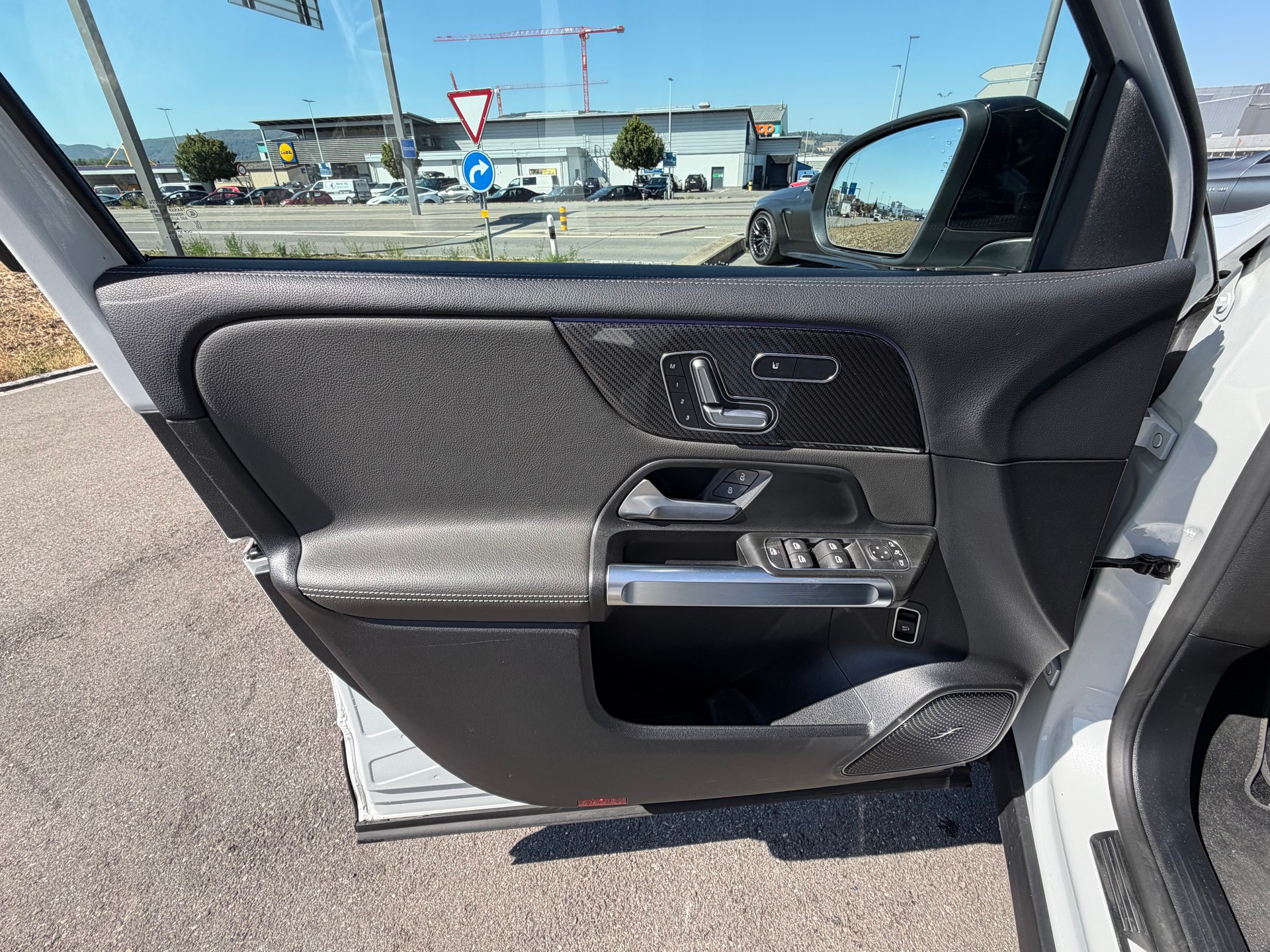 MERCEDES-BENZ GLB 35 AMG 4Matic 8G-Tronic-image-18