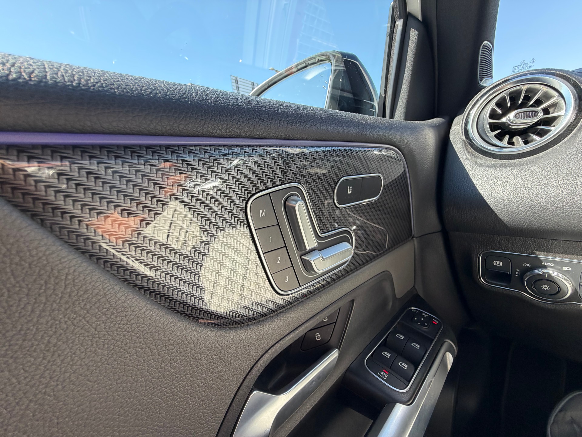 MERCEDES-BENZ GLB 35 AMG 4Matic 8G-Tronic-image-32