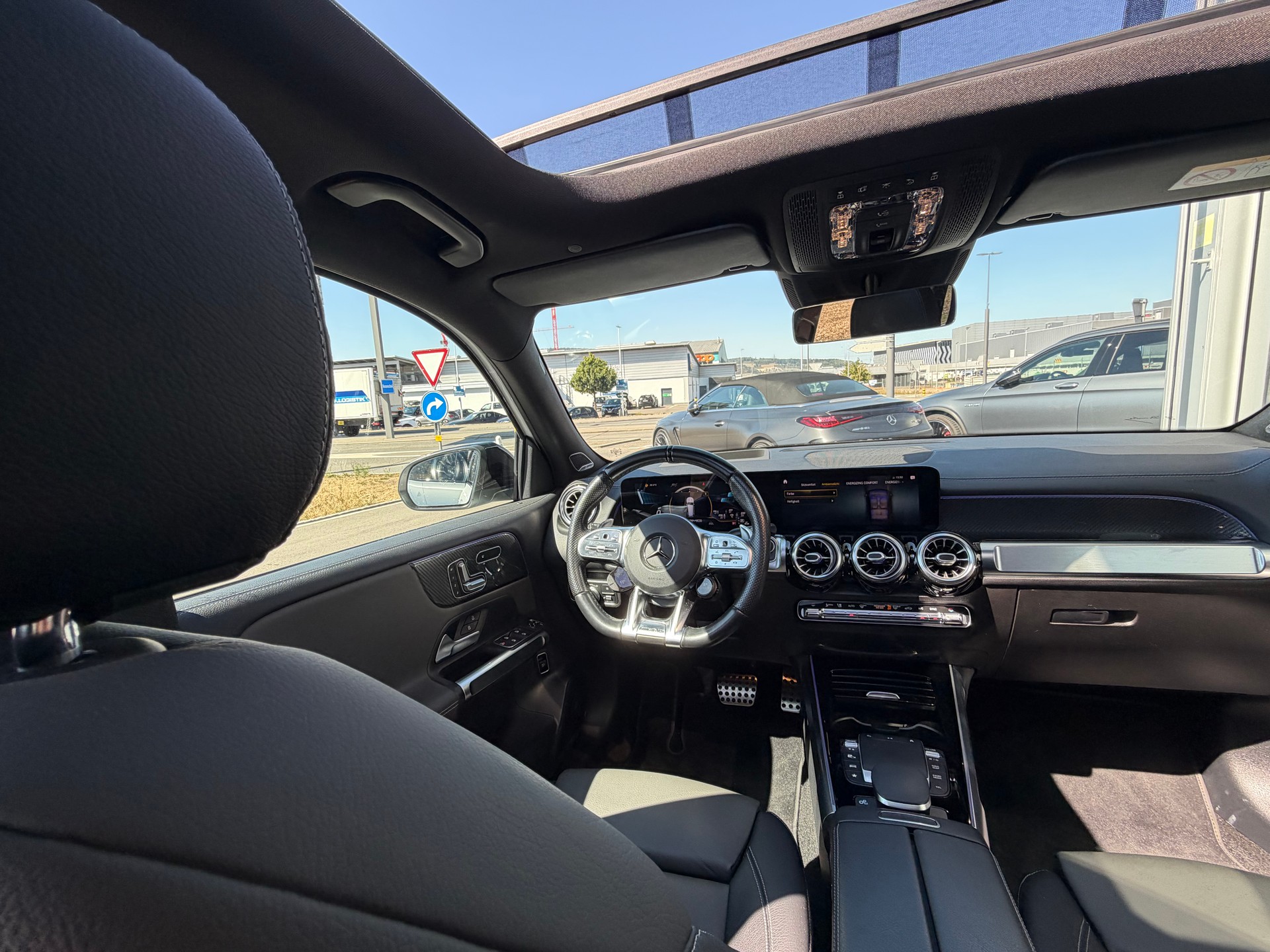 MERCEDES-BENZ GLB 35 AMG 4Matic 8G-Tronic-image-17
