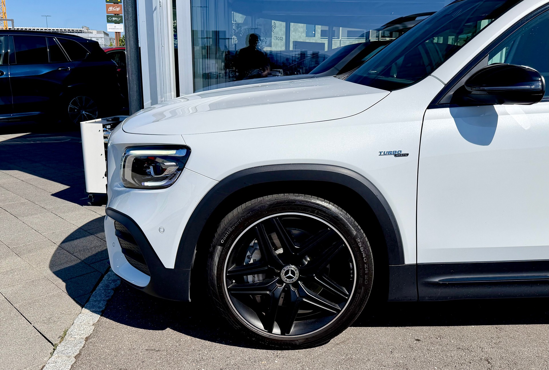 MERCEDES-BENZ GLB 35 AMG 4Matic 8G-Tronic-image-6