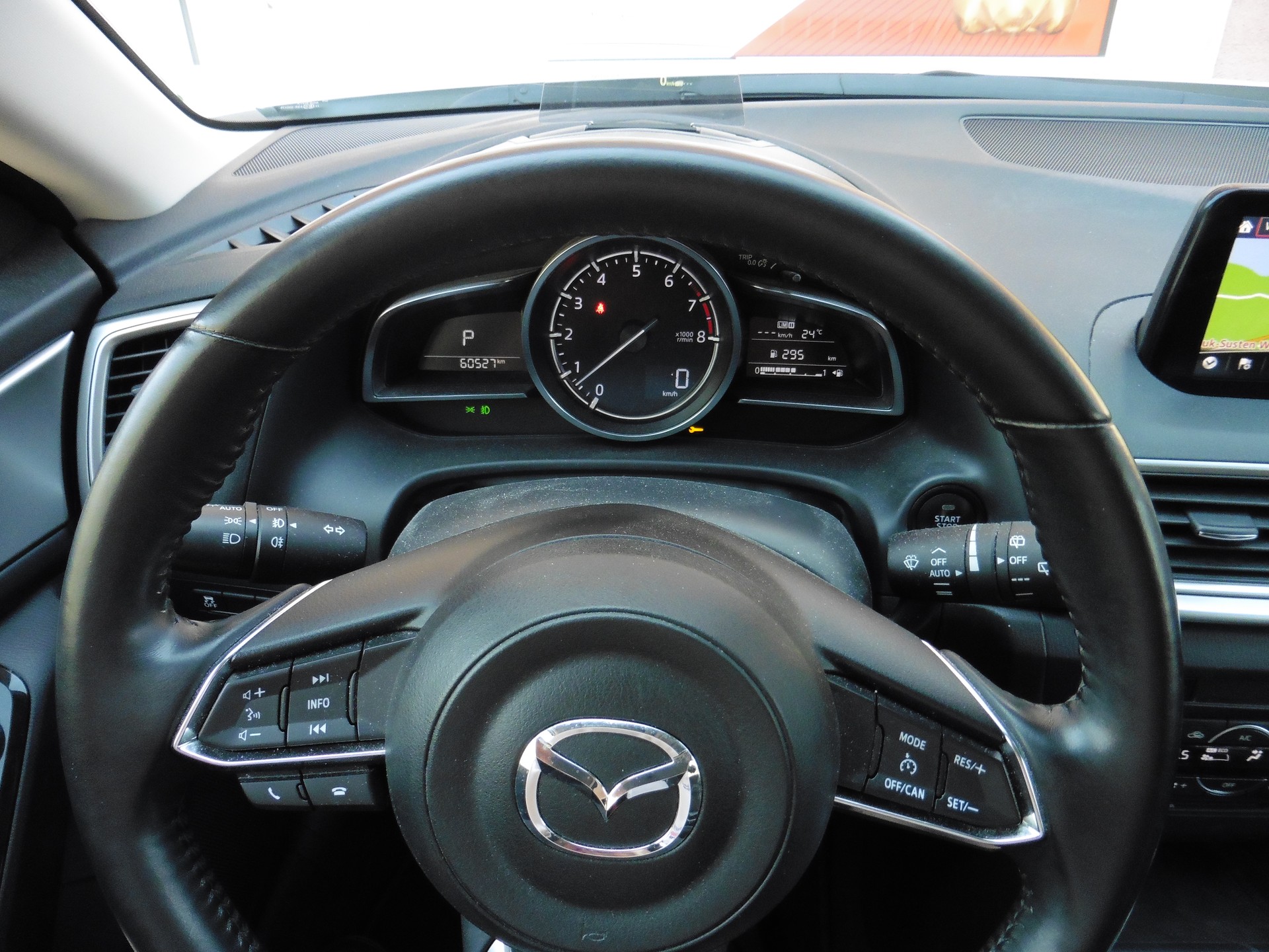 MAZDA 3 SKYACTIV-G 120 Revolution Automat-image-19