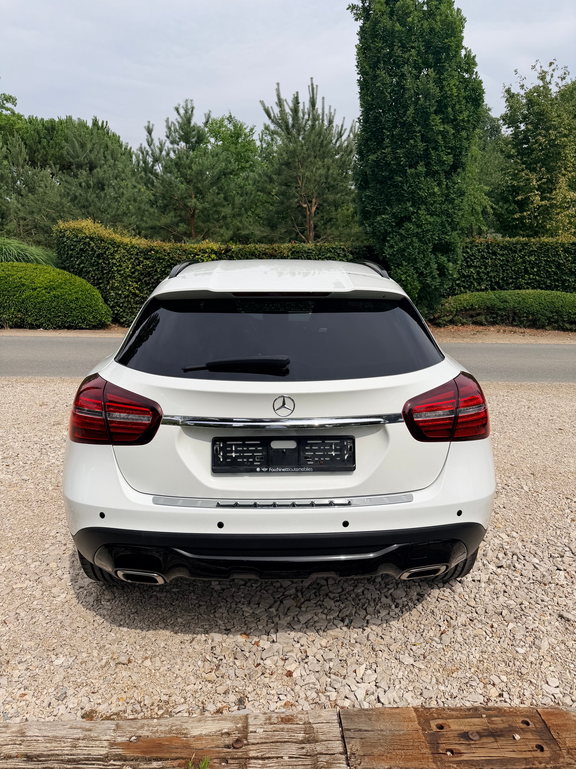 MERCEDES-BENZ GLA 200 AMG Line 7G-DCT-showroom-element-3
