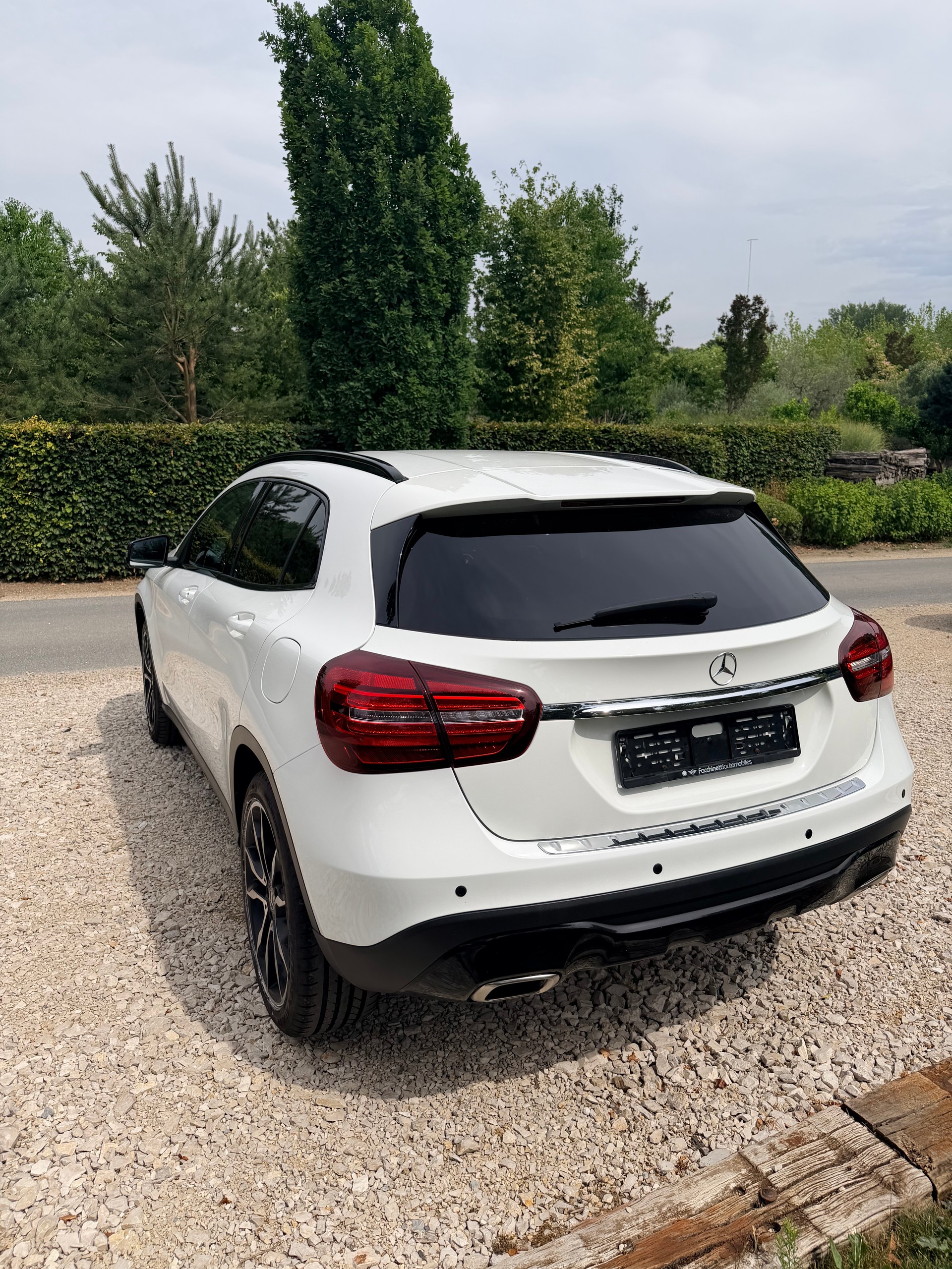 MERCEDES-BENZ GLA 200 AMG Line 7G-DCT-showroom-element-2