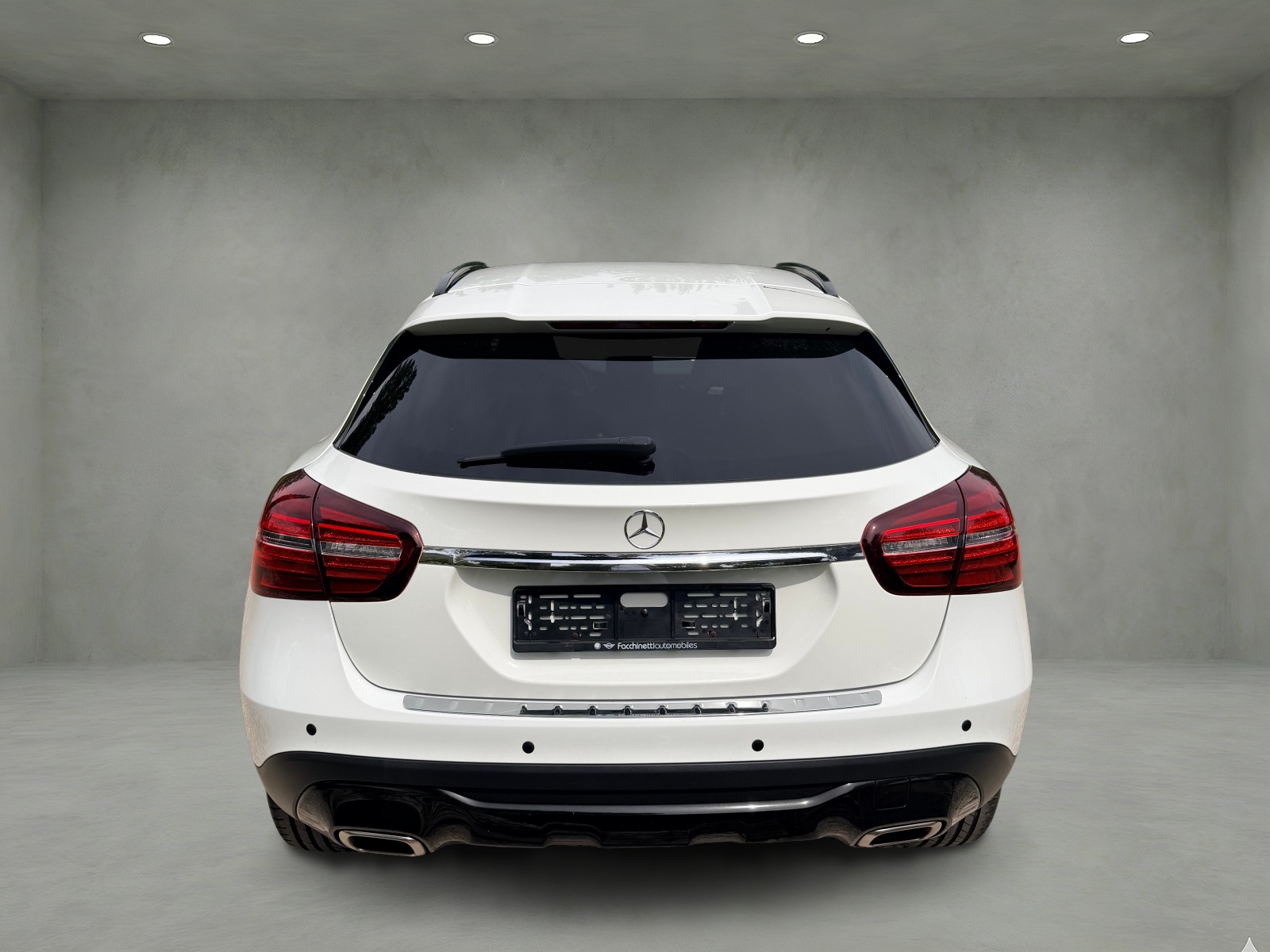 MERCEDES-BENZ GLA 200 AMG Line 7G-DCT-showroom-element-3