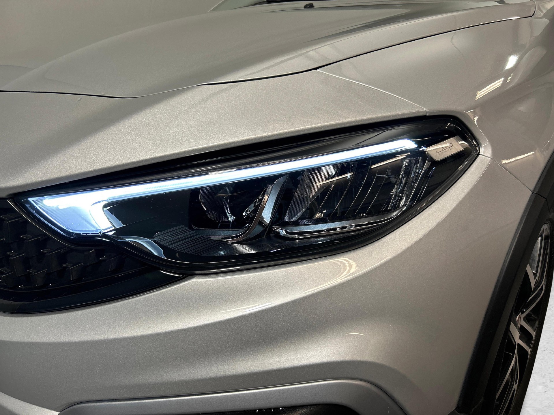 FIAT Tipo 1.5 Hybrid Cross-image-16