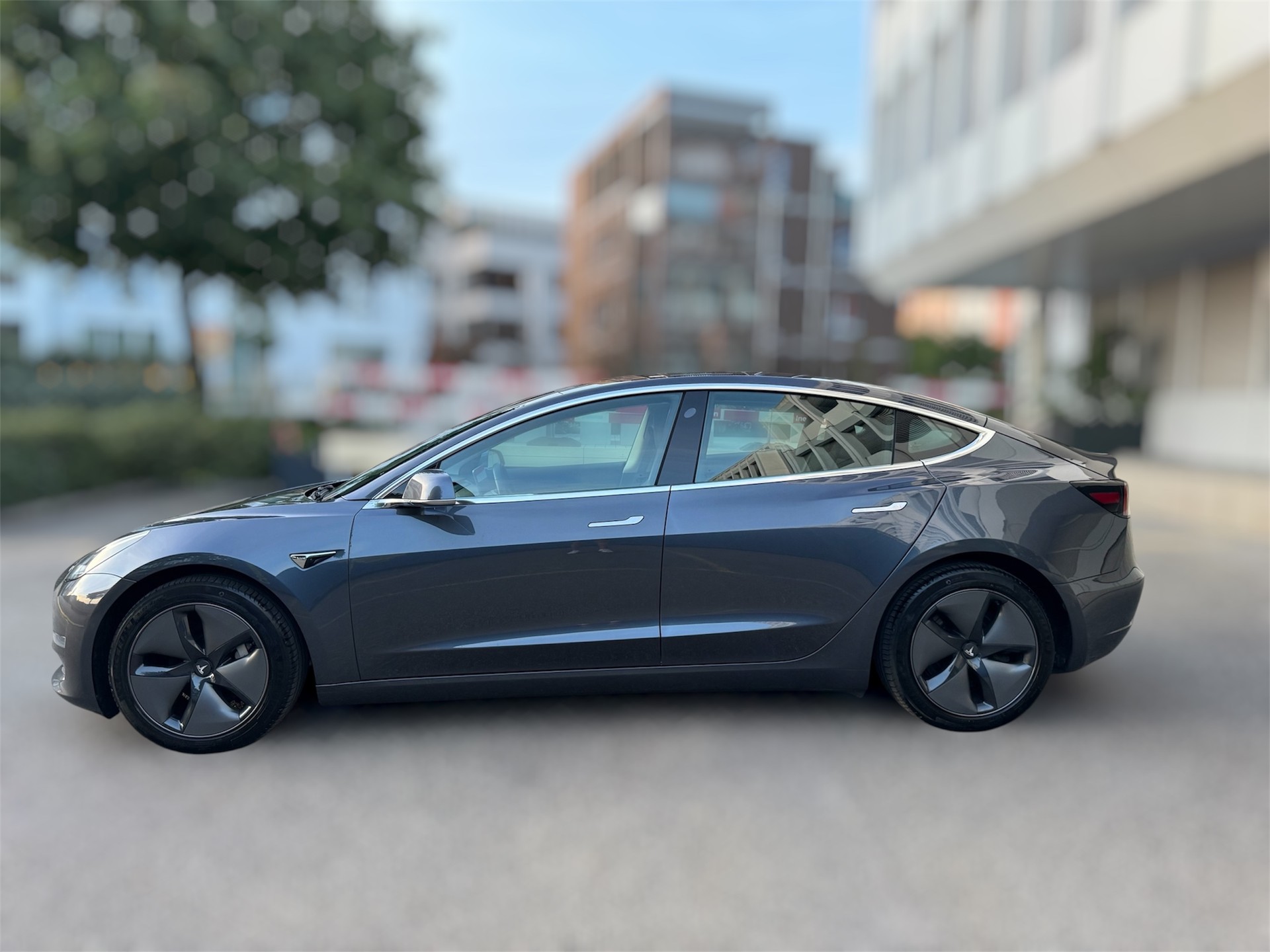 TESLA Model 3 Long Range Dual Motor AWD-image-7