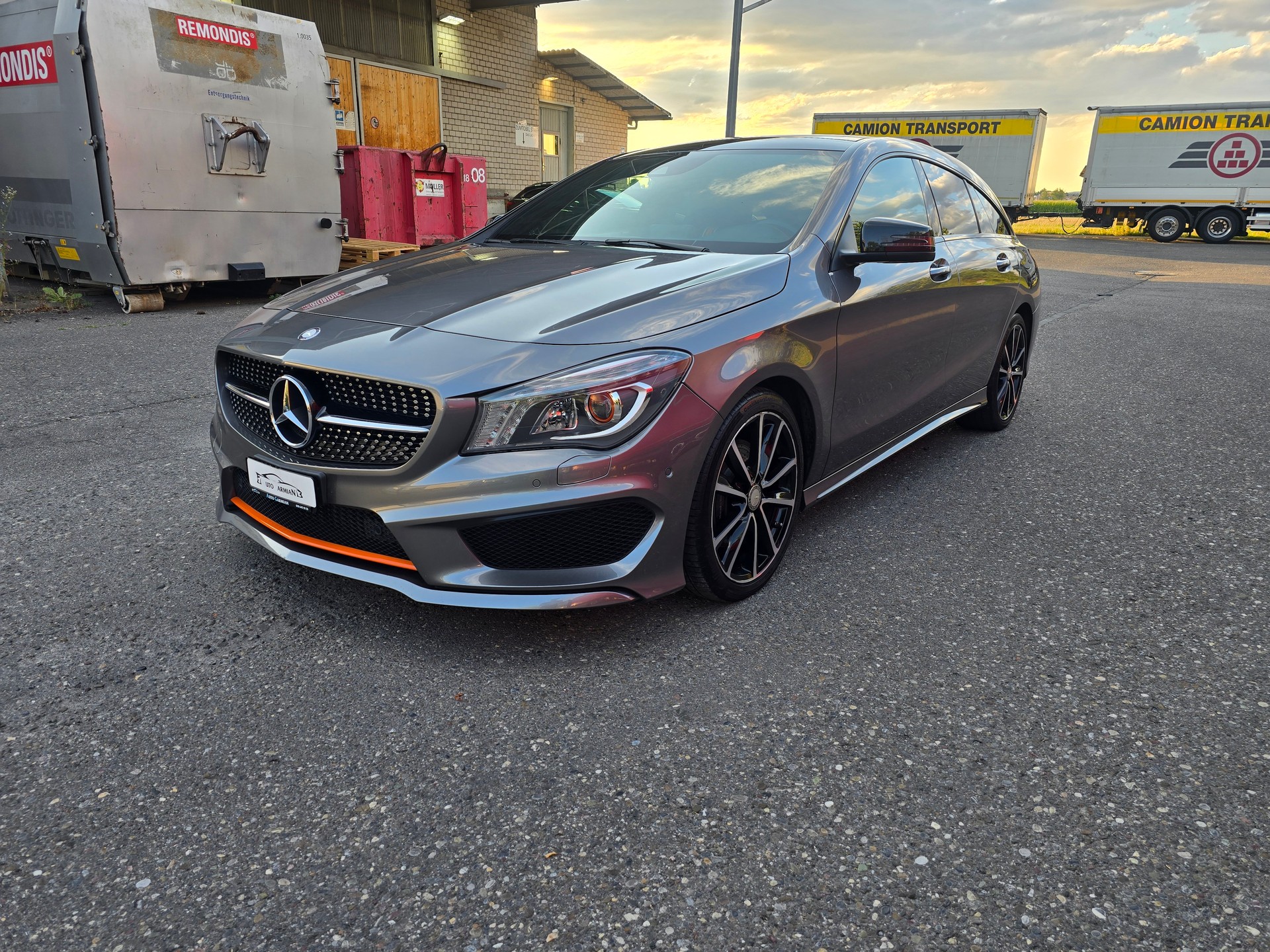 MERCEDES-BENZ CLA Shooting Brake 250 AMG Line 7G-DCT 4Matic-showroom-element-2